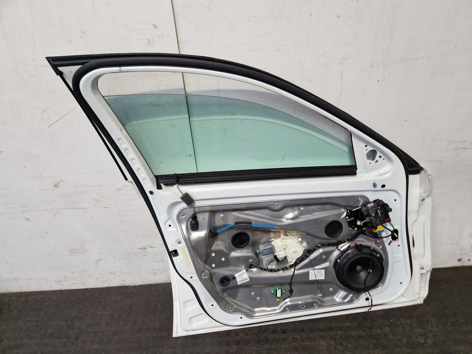 L Front Door E Class Mercedes 2015 