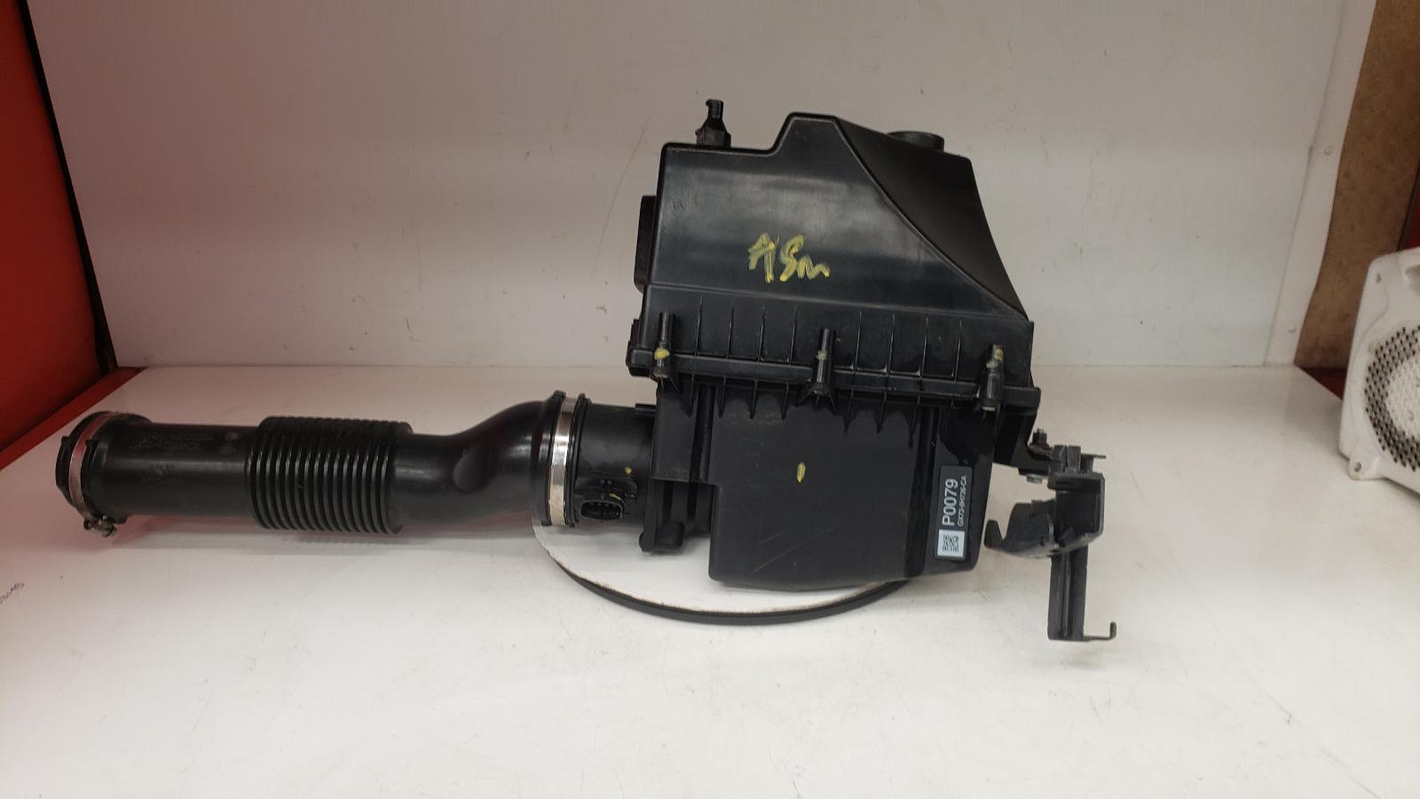 View Auto part Air Cleaner/Box Land Rover Range Rover Velar 2019