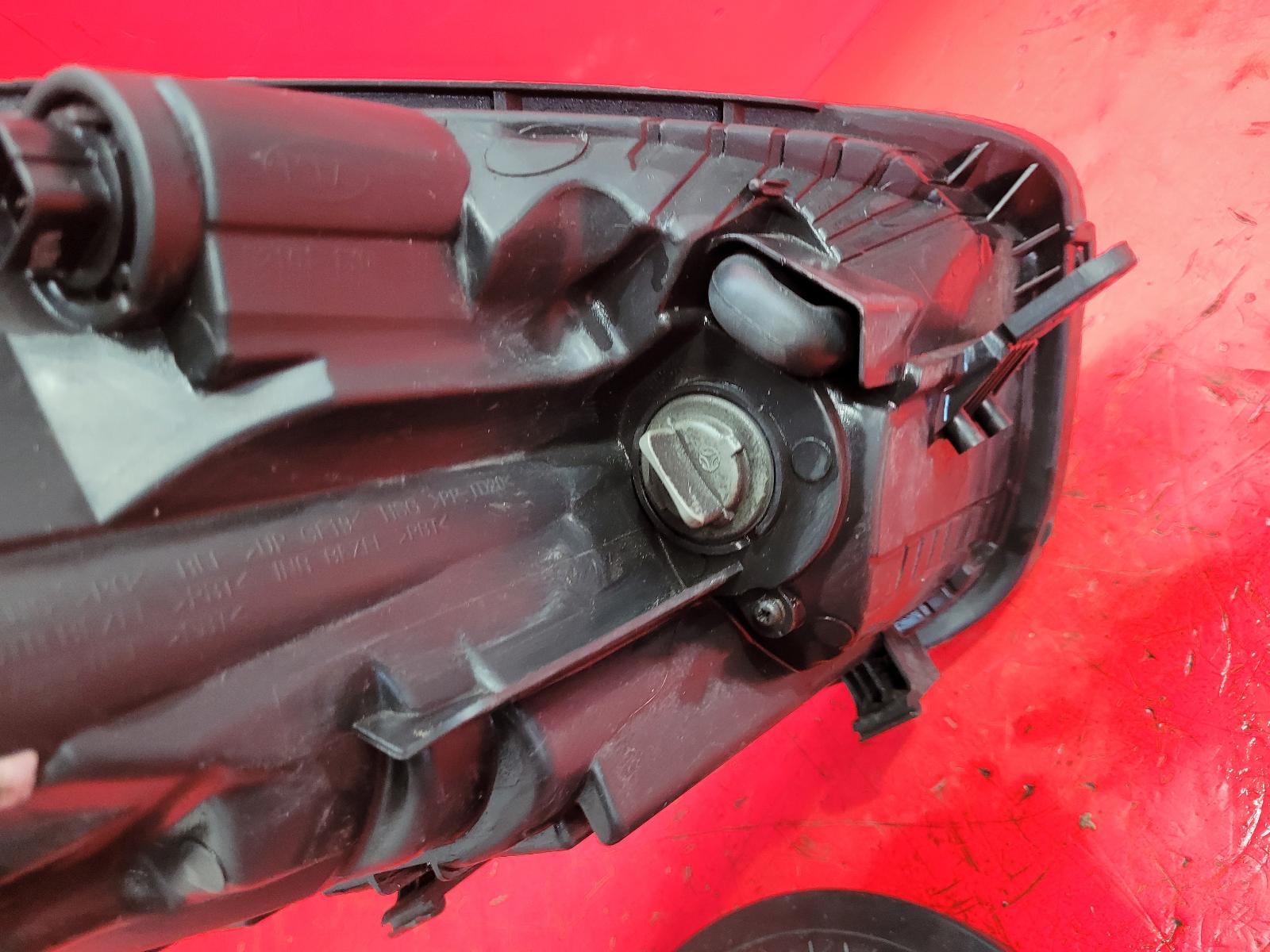 L Headlamp Picanto Kia 2015