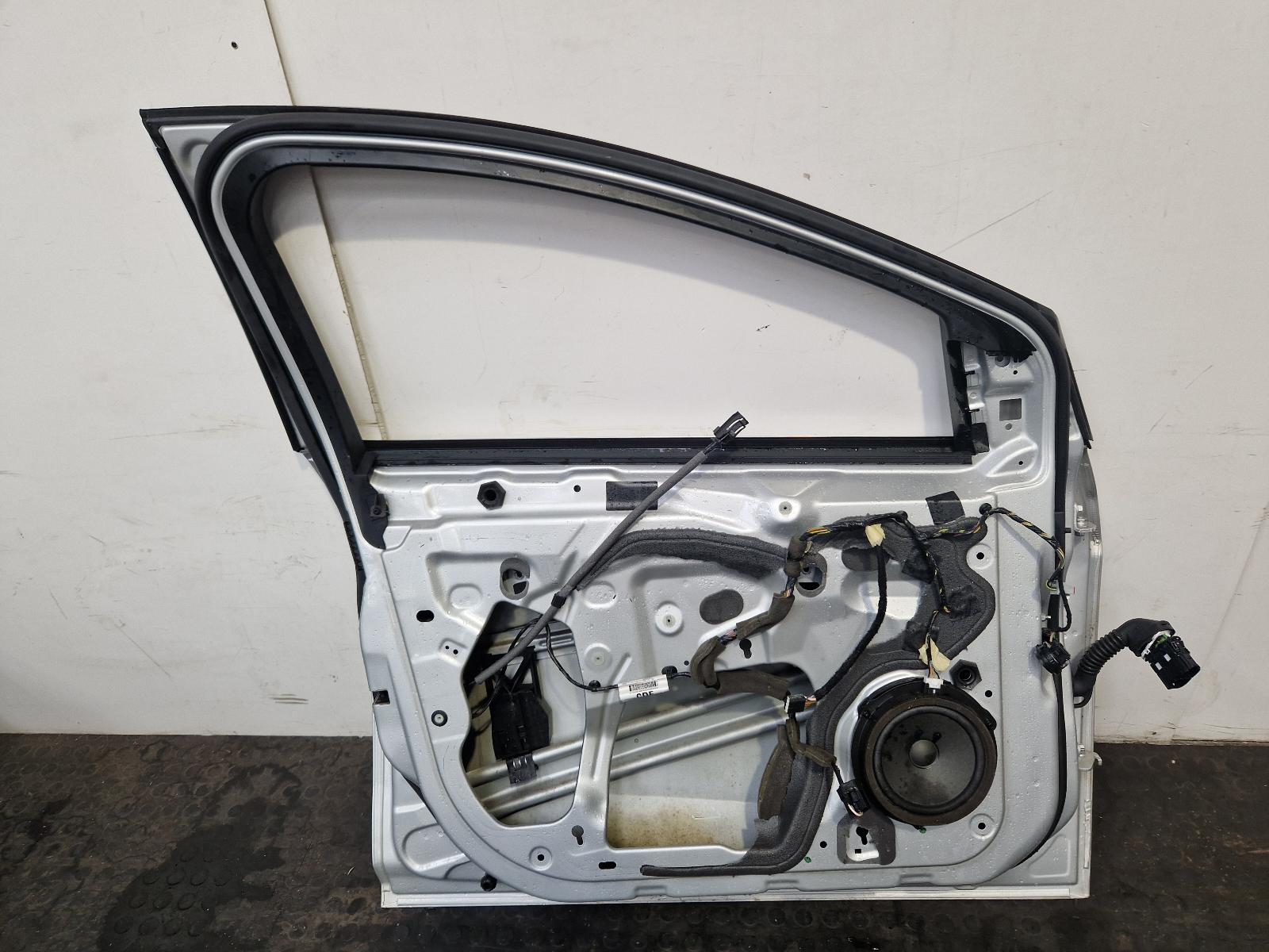 L Front Door Focus Ford 2012