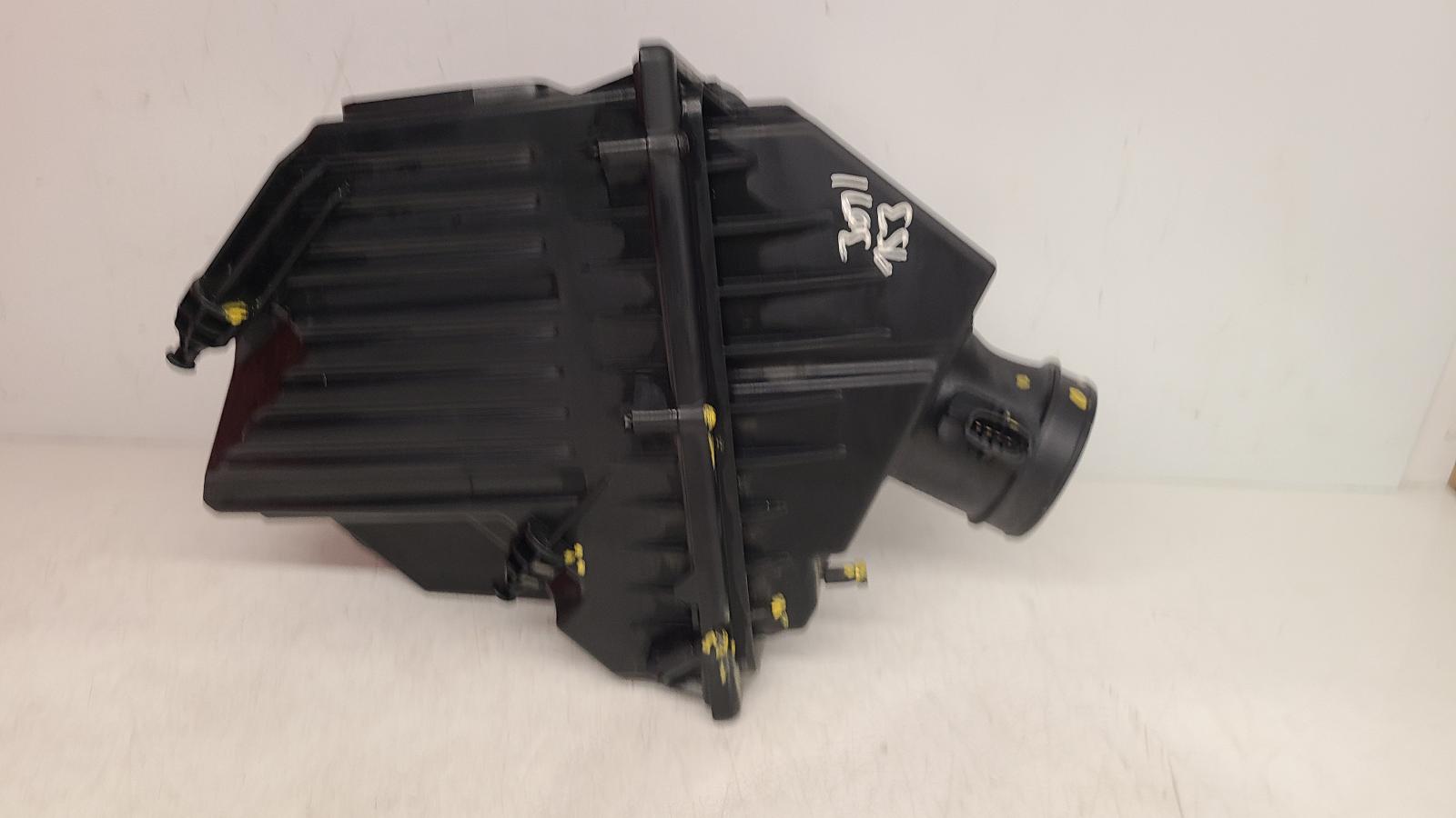 View Auto part Air Cleaner/Box Land Rover Discovery Sport 2018