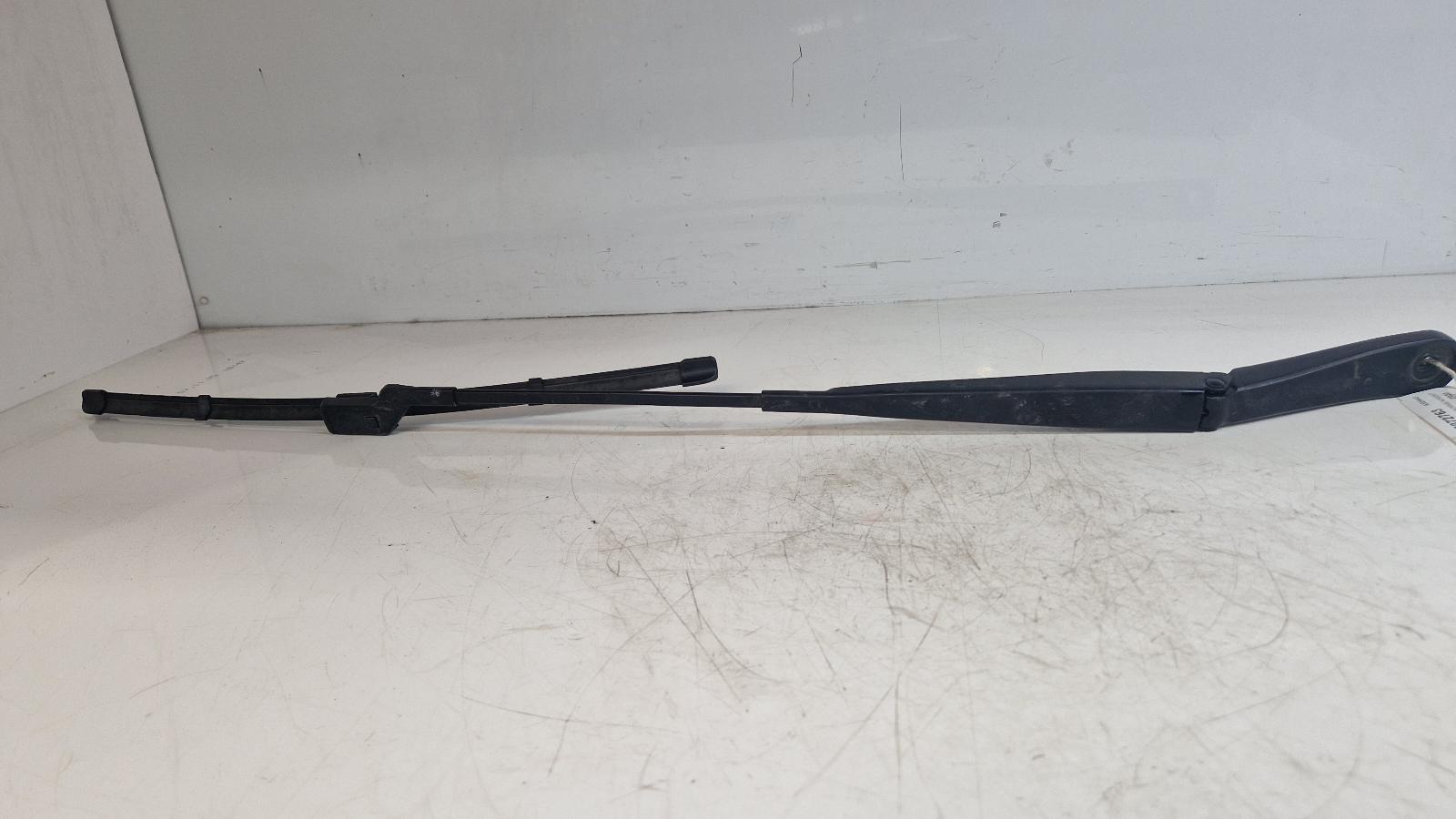 View Auto part Wiper Arm Land Rover Range Rover Velar 2020