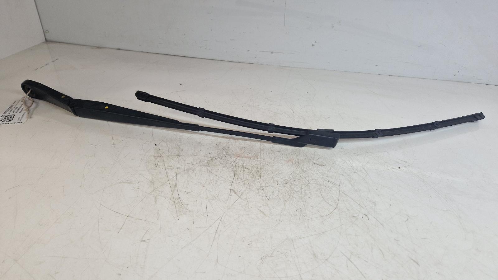 View Auto part Wiper Arm Land Rover Range Rover Velar 2020