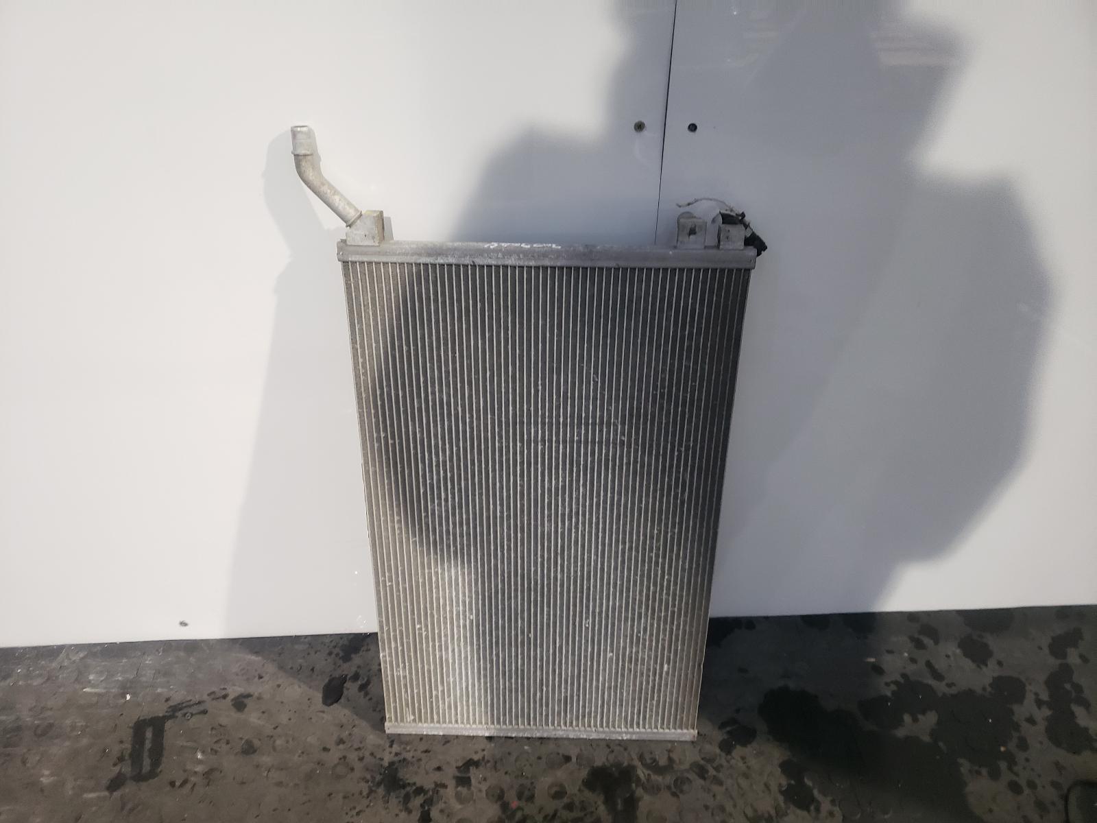 View Auto part Radiator Land Rover Range Rover Velar 2020
