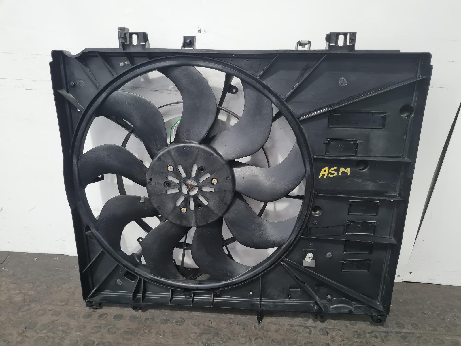 View Auto part Engine Cooling Motor Land Rover Defender 2023