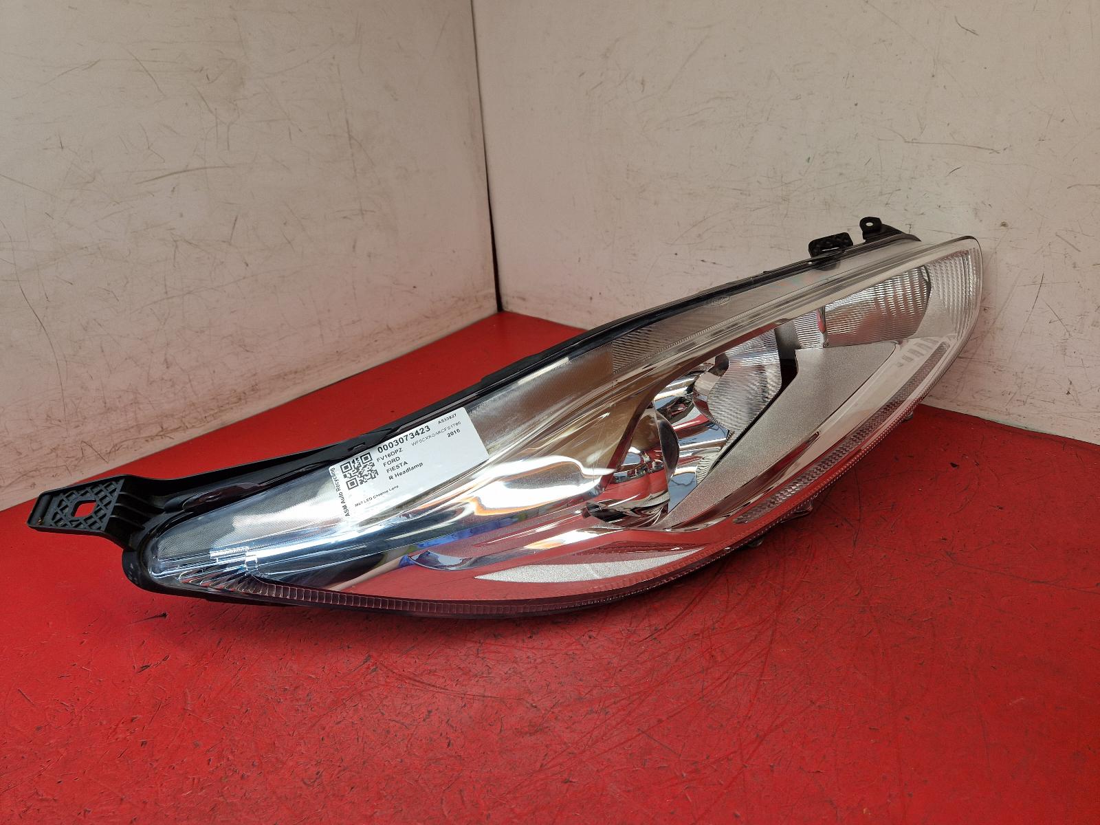 R Headlamp Fiesta Ford 2016