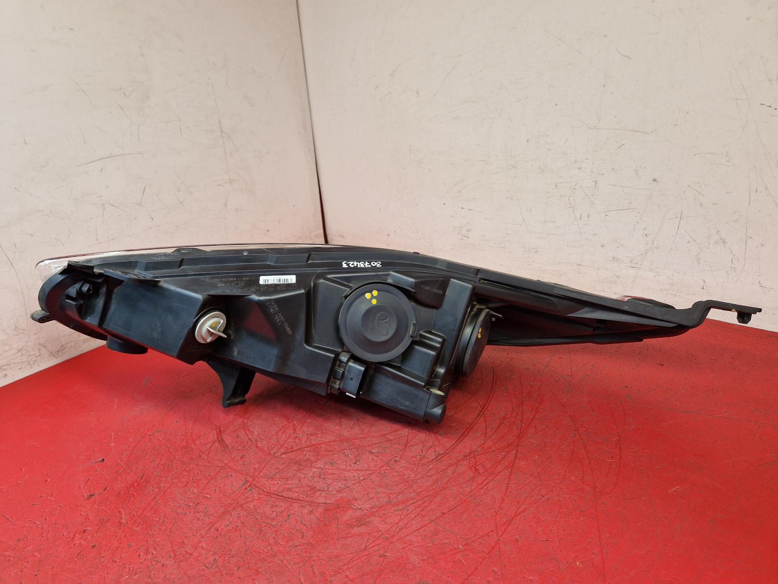 R Headlamp Fiesta Ford 2016