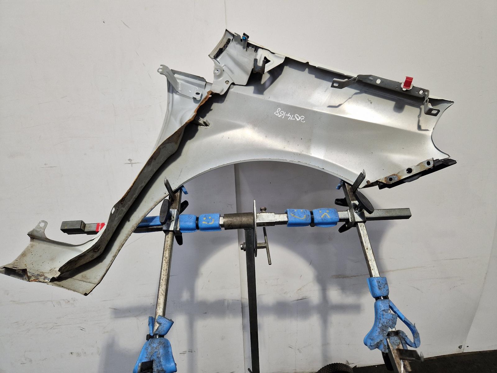 L Wing Punto Fiat 2015 