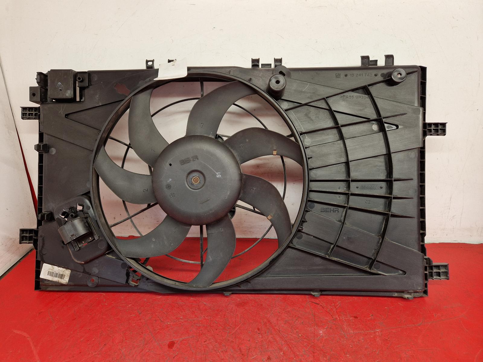 Engine Cooling Motor Insignia Vauxhall 2011