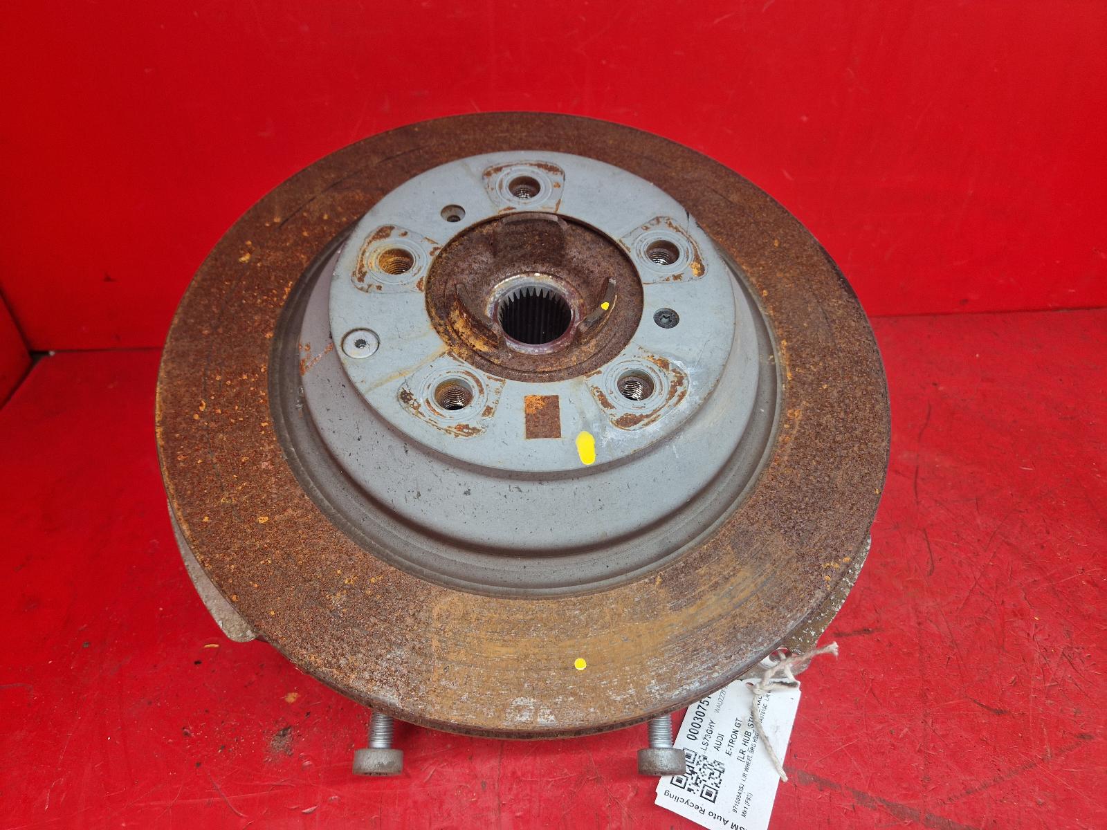 View Auto part LR Hub/Stub Axle Assembly Audi E-tron Gt 2023