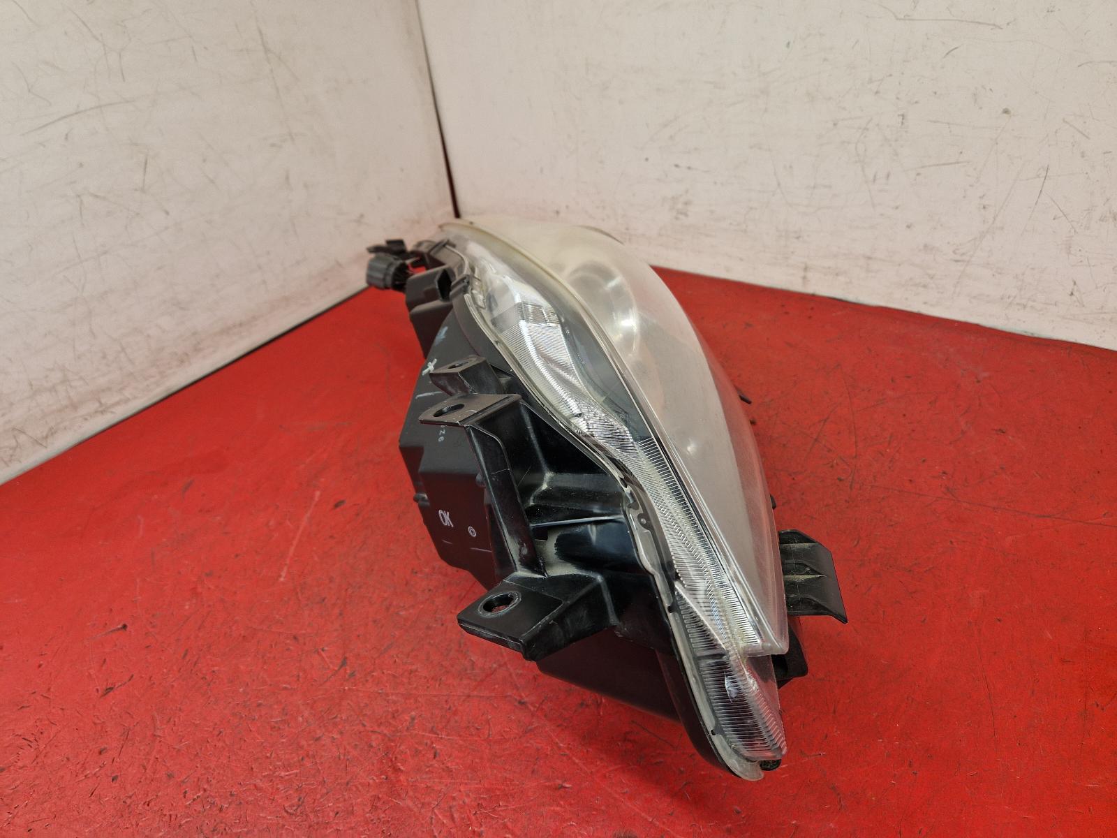 L Headlamp 3 Mazda 2010 