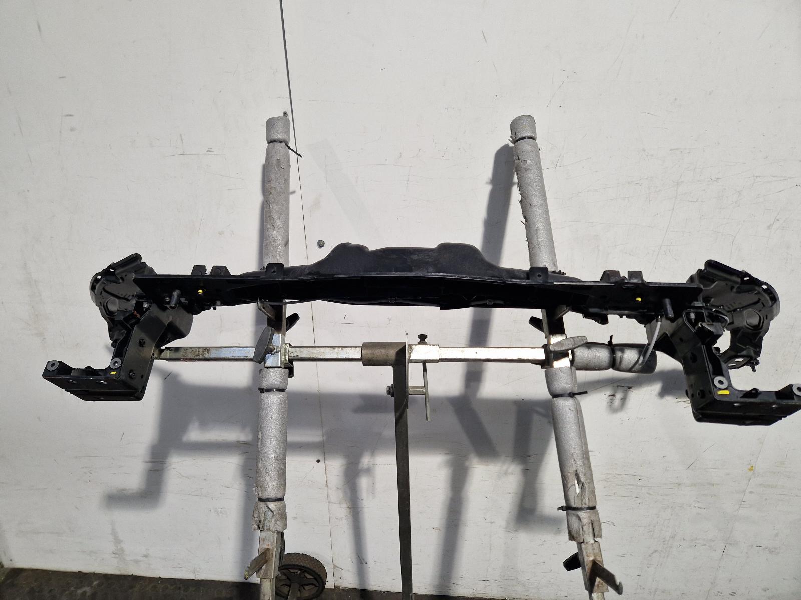 View Auto part Front Panel Land Rover Discovery Sport 2020