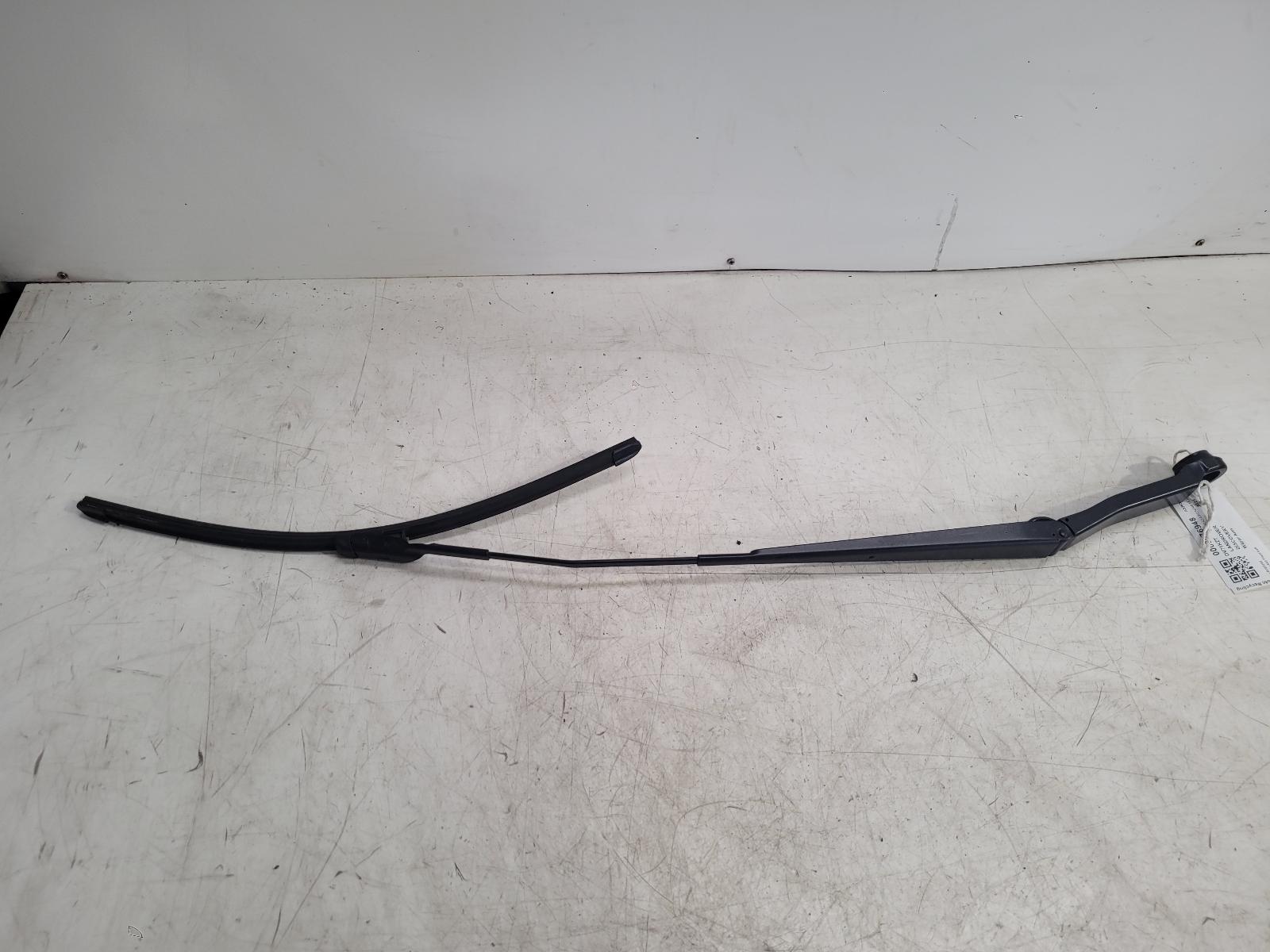 View Auto part Wiper Arm Land Rover Discovery 2021