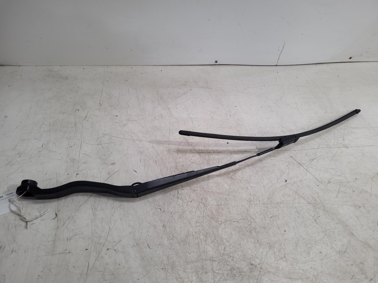 View Auto part Wiper Arm Land Rover Discovery 2021