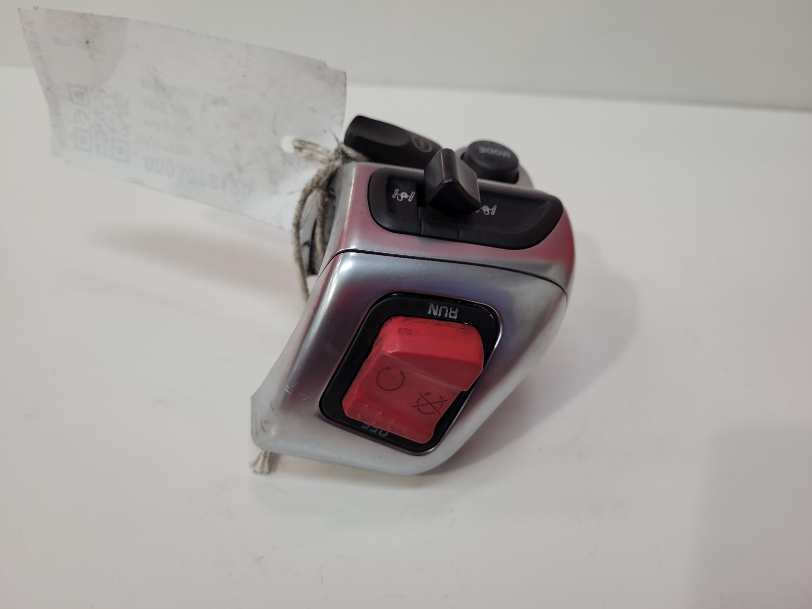 RH Switch Gear Mp3 300 Piaggio 2017 