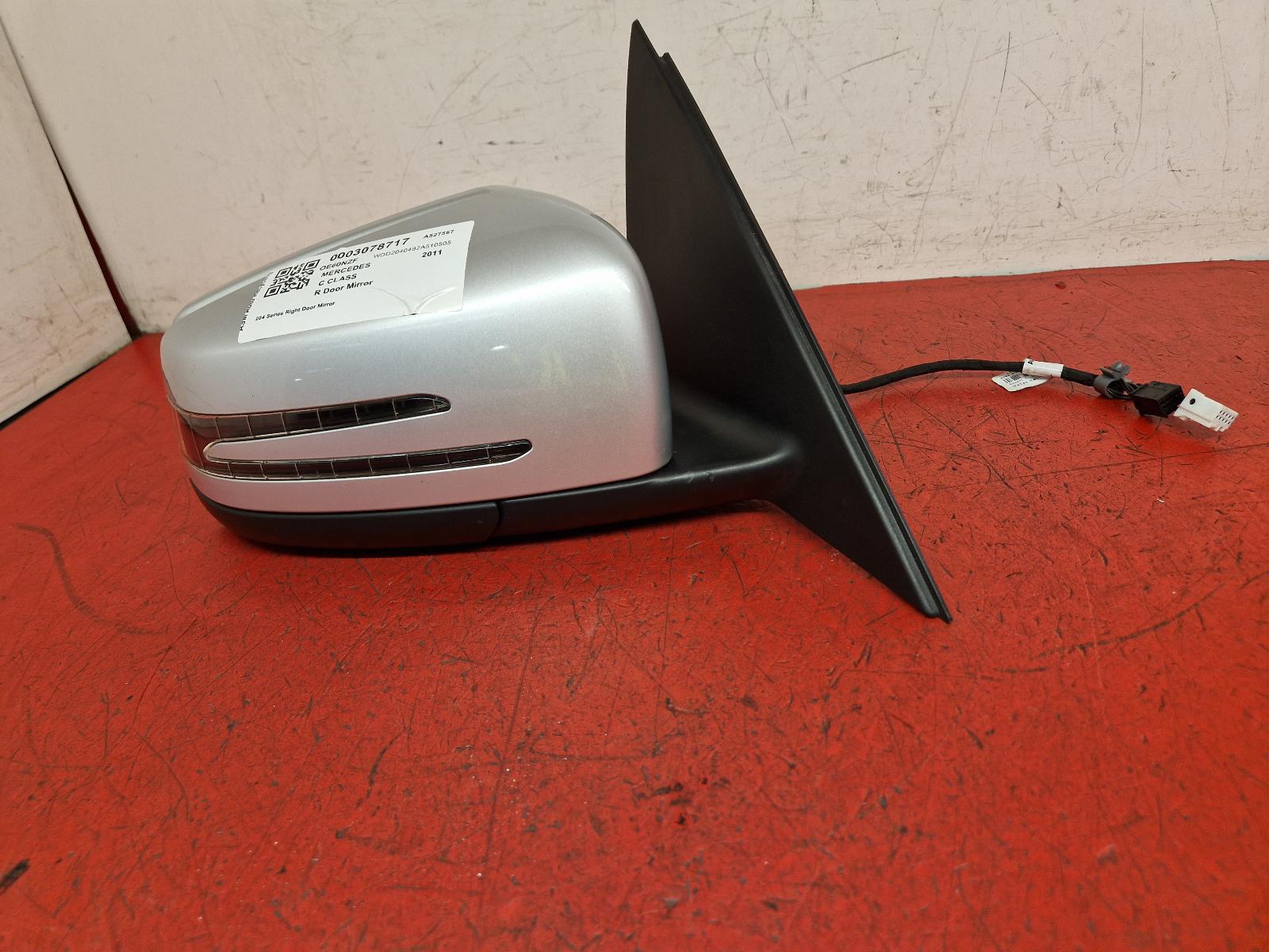 R Door Mirror C Class Mercedes 2011