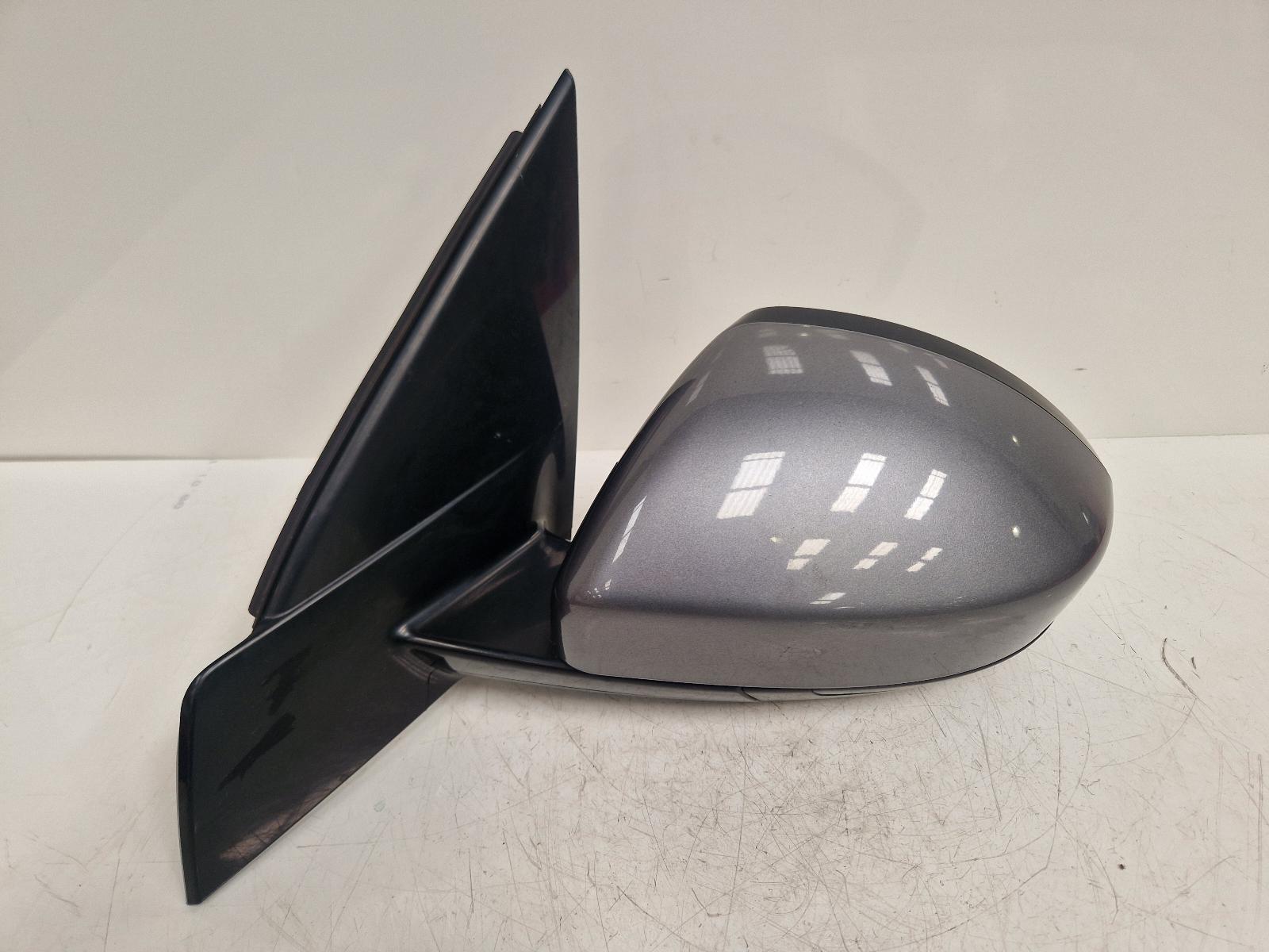 View Auto part L Door Mirror Land Rover Discovery Sport 2020