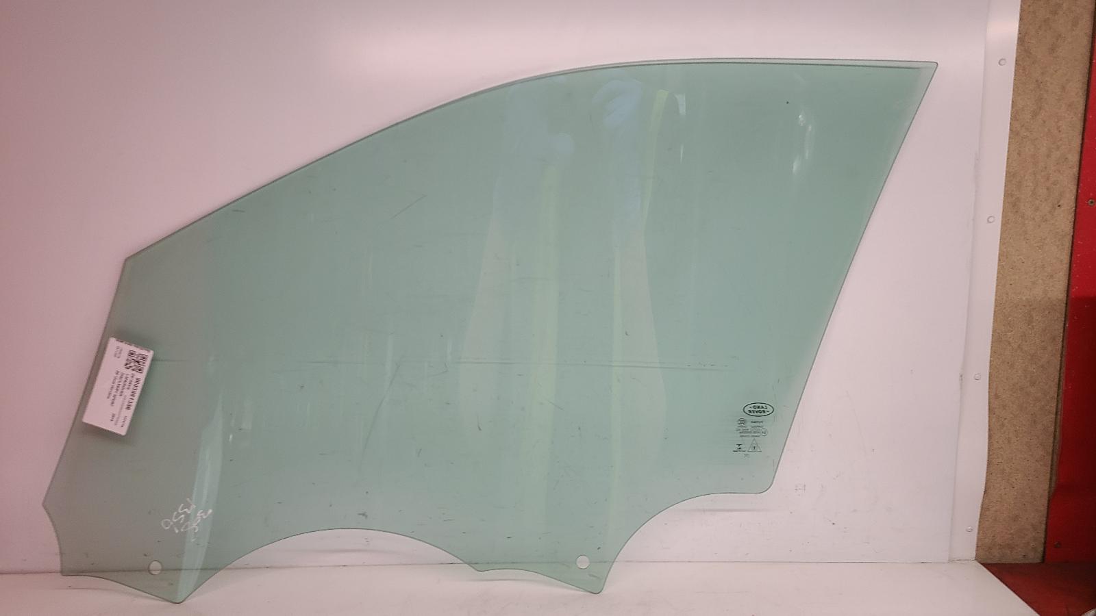 View Auto part RF Door Window Land Rover Discovery Sport 2018