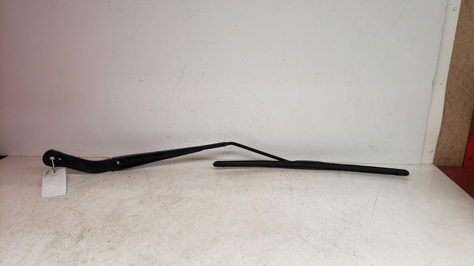 View Auto part Wiper Arm Land Rover Discovery Sport 2018