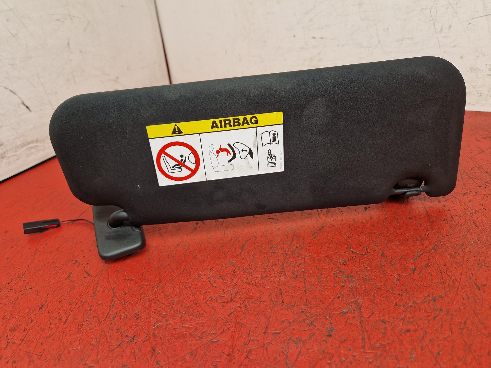 View Auto part Sun visor Jaguar Xe 2015