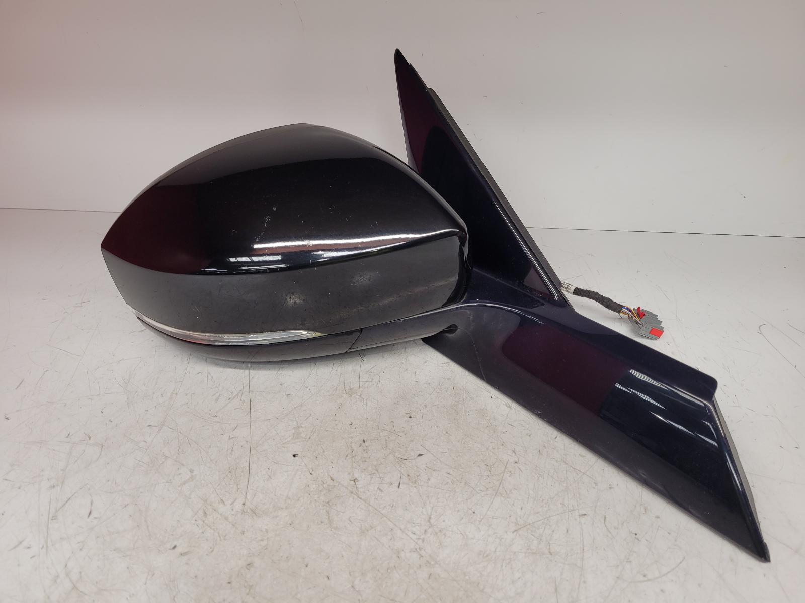 View Auto part R Door Mirror Land Rover Discovery 2020