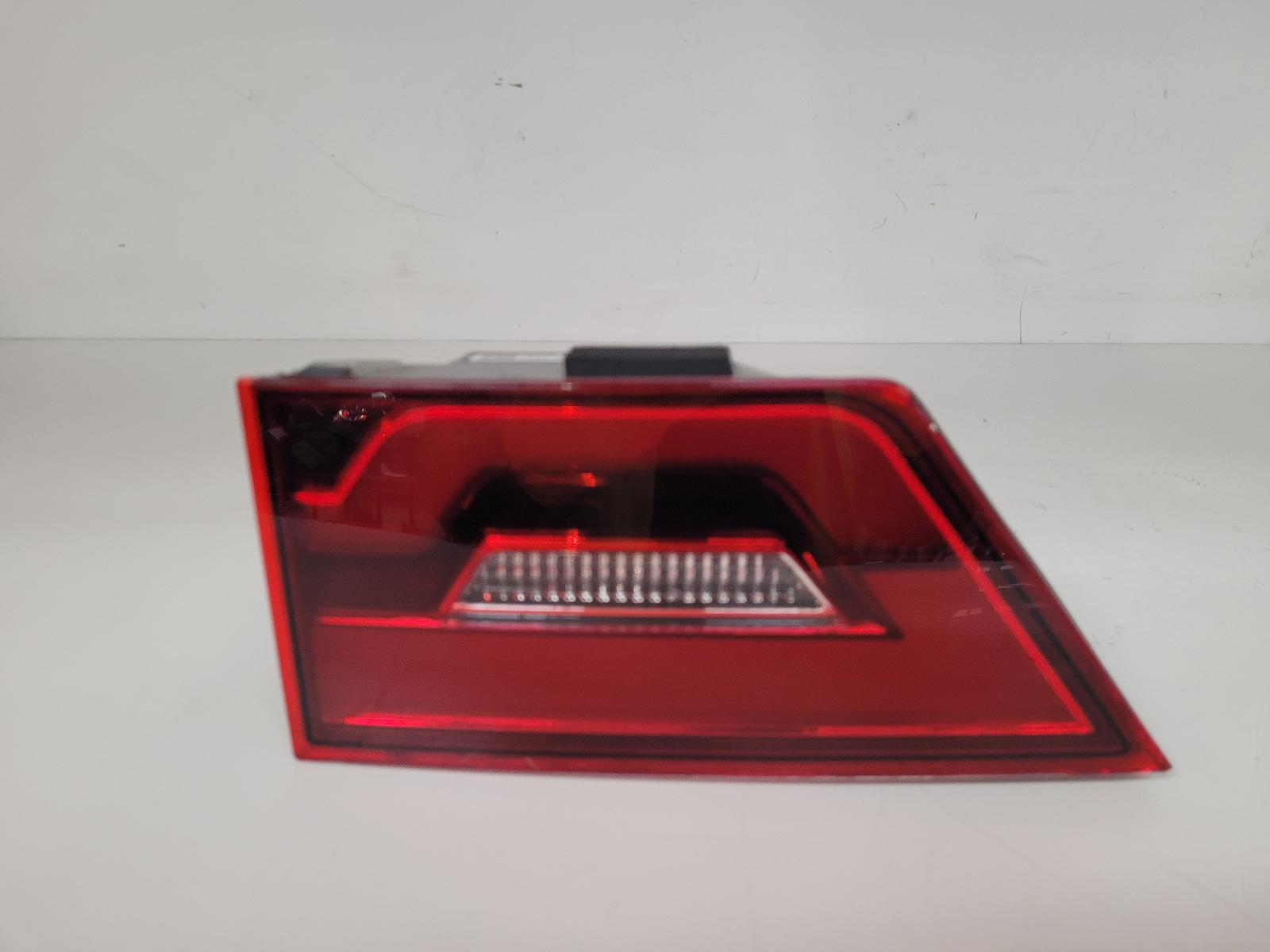 View Auto part R Taillight Jaguar E Pace 2020