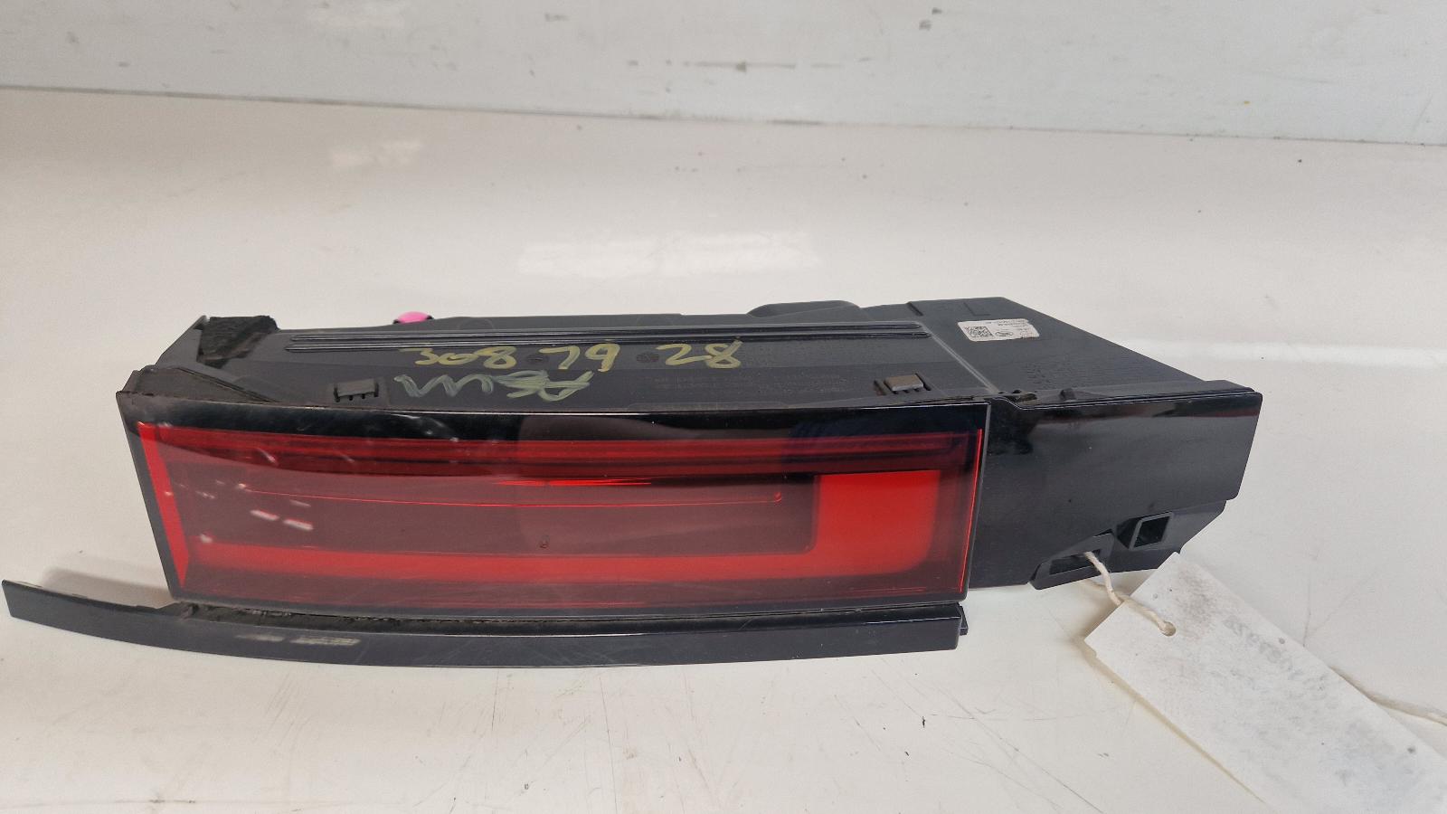 View Auto part L Taillight Land Rover Range Rover Sport 2023
