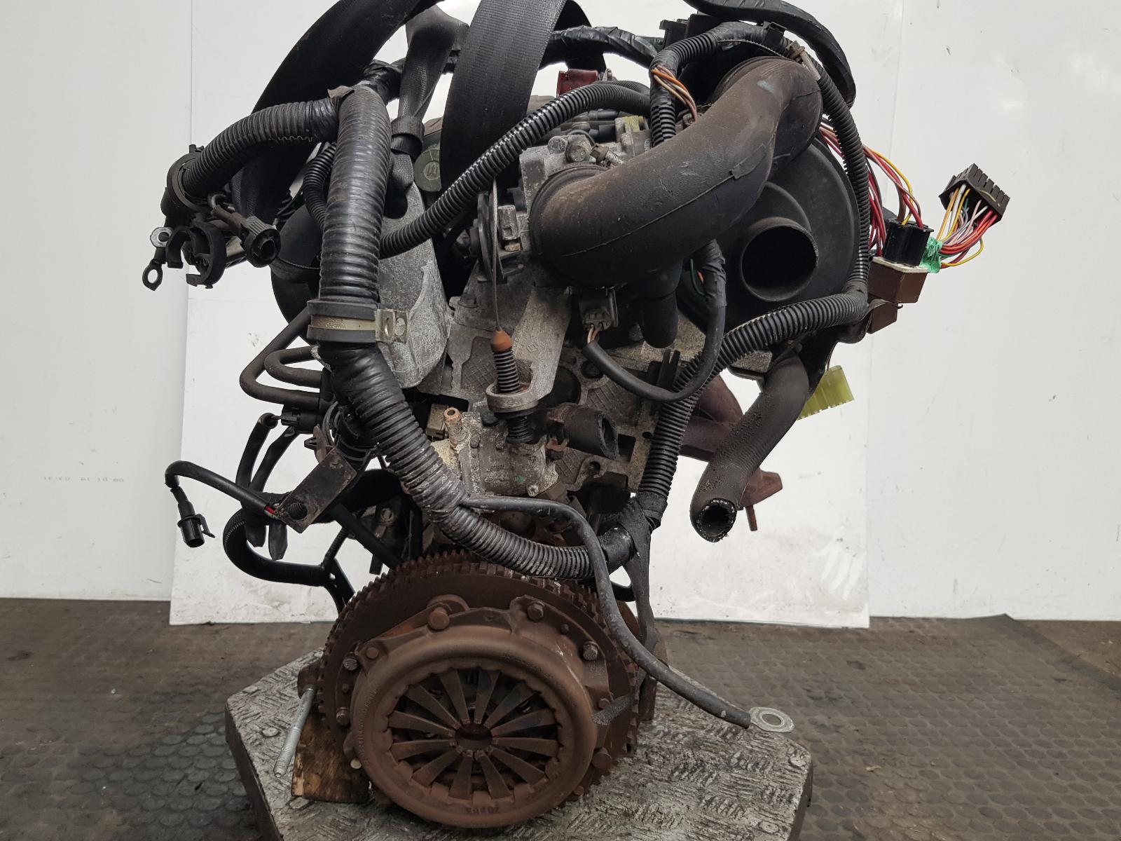 View Auto part Engine Renault Clio 1996