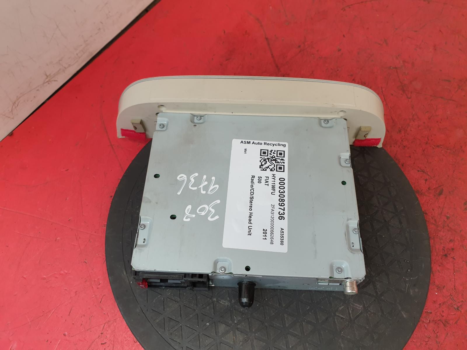 View Auto part A/V Equipment Fiat 500 2011