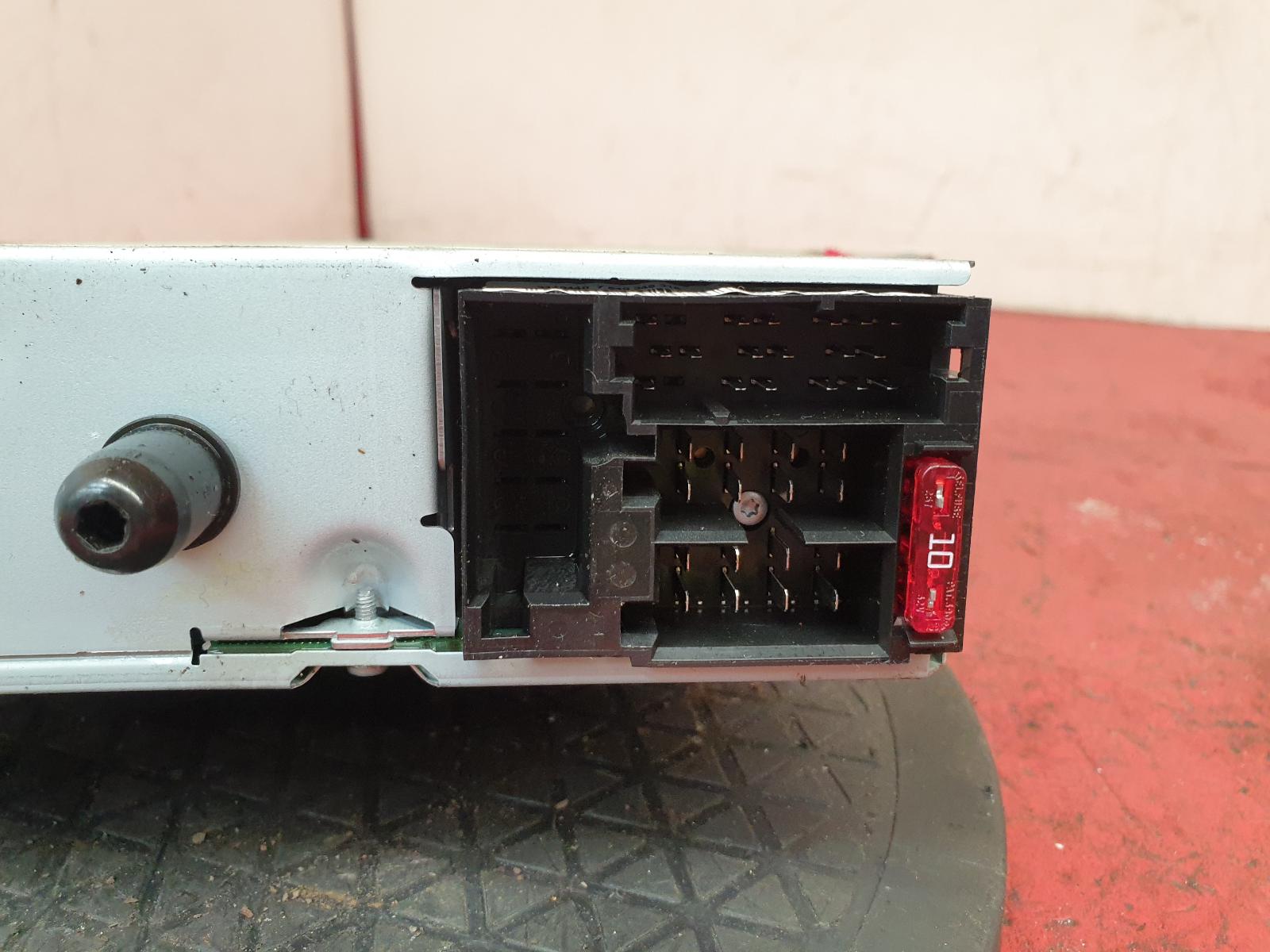 View Auto part A/V Equipment Fiat 500 2011