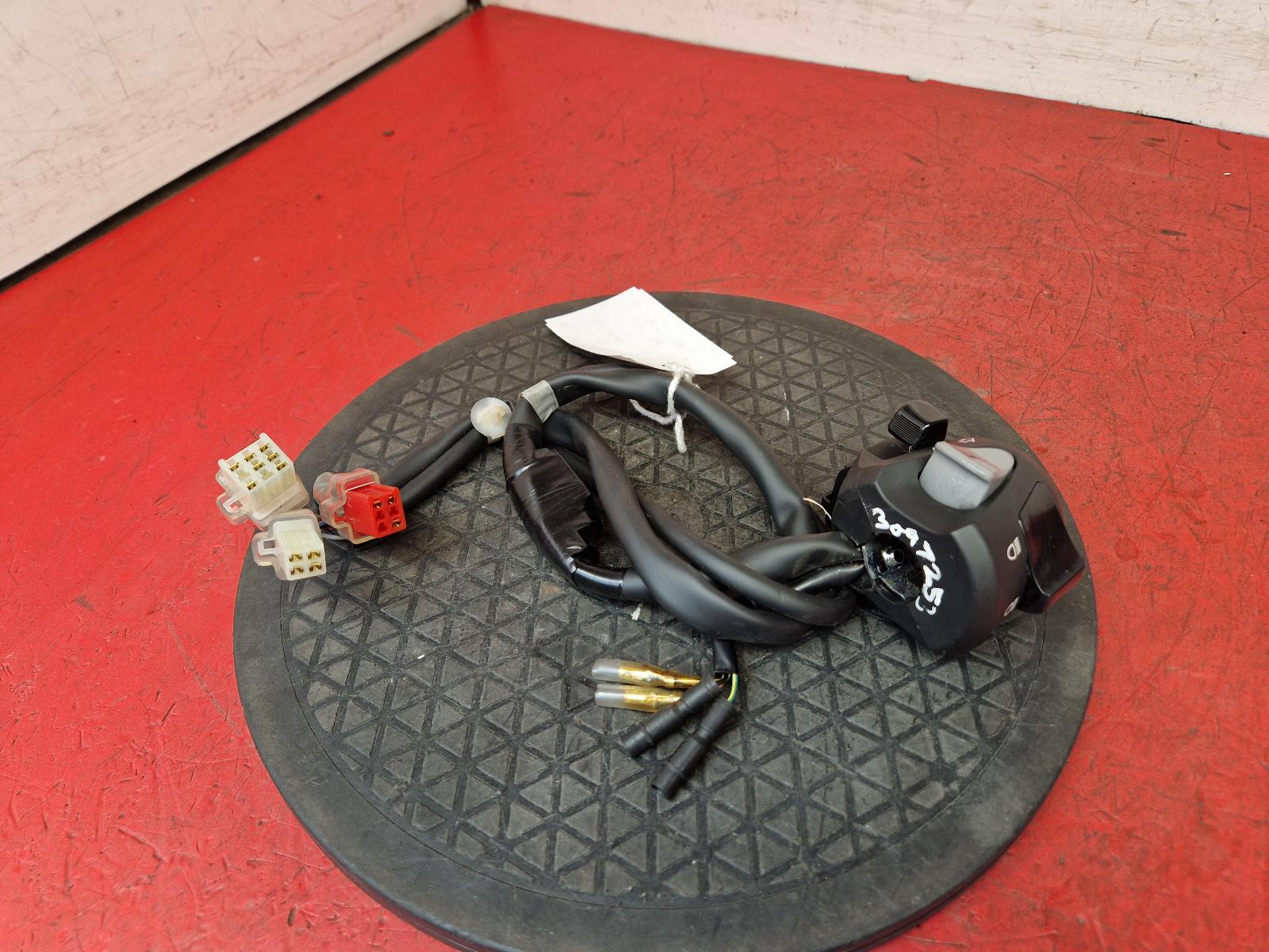 View Auto part RH Switch Gear Honda Pcx 125 2024
