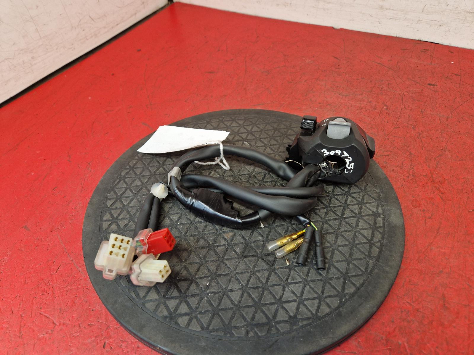 View Auto part RH Switch Gear Honda Pcx 125 2024