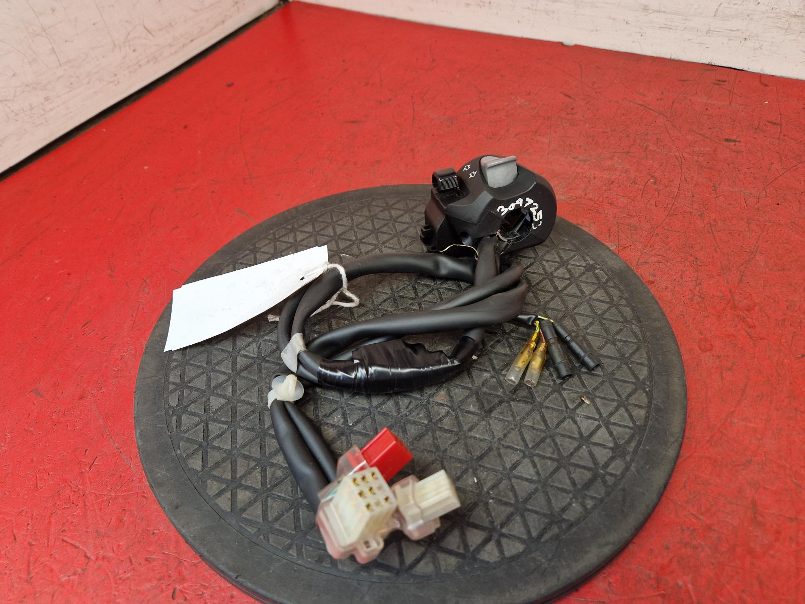 View Auto part RH Switch Gear Honda Pcx 125 2024