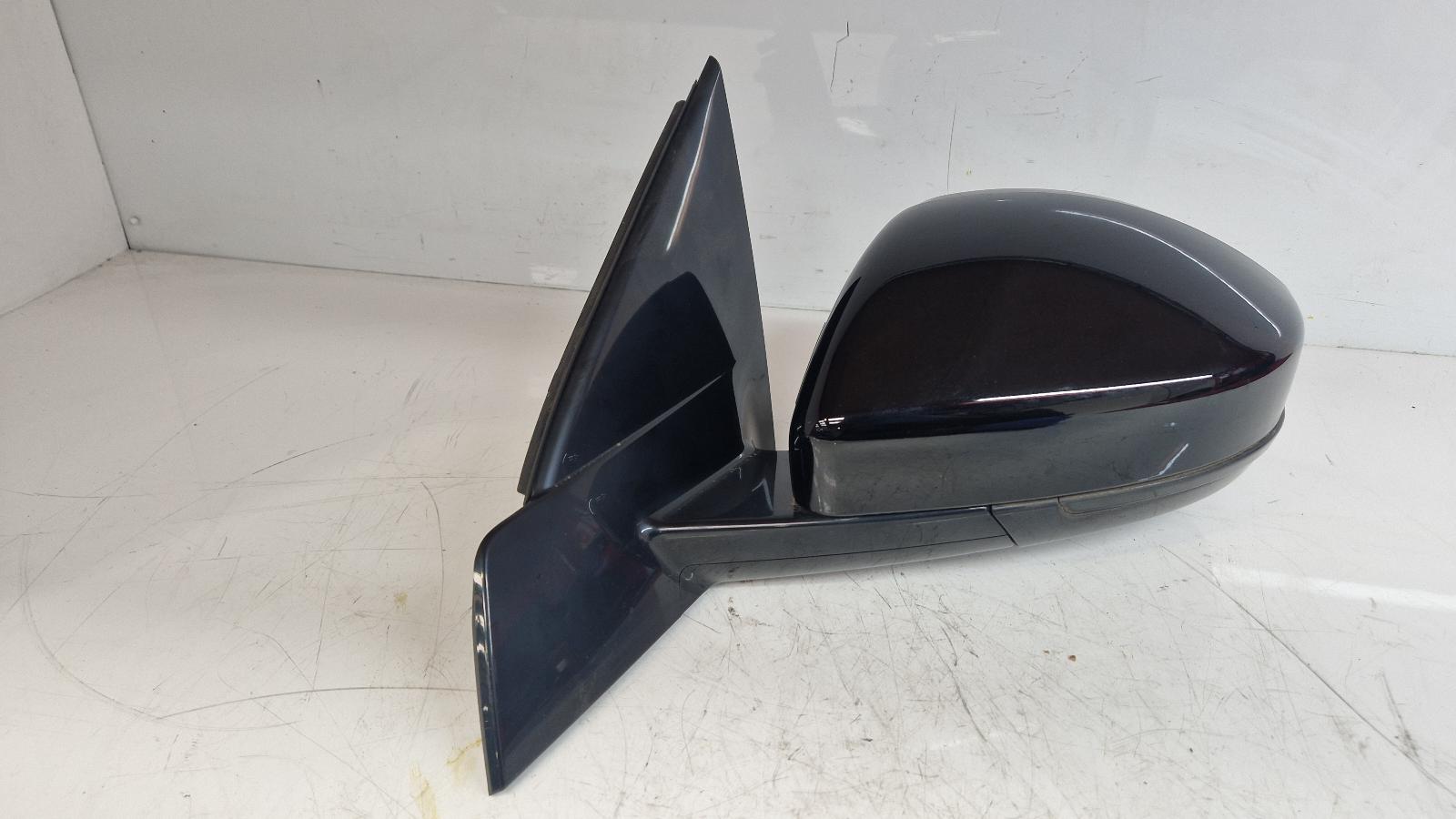 View Auto part L Door Mirror Land Rover Discovery Sport 2023