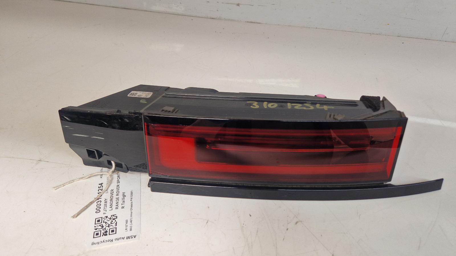 View Auto part R Taillight Land Rover Range Rover Sport 2023