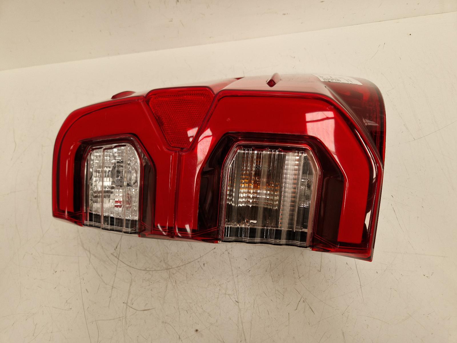 View Auto part R Taillight Toyota Hilux 2024