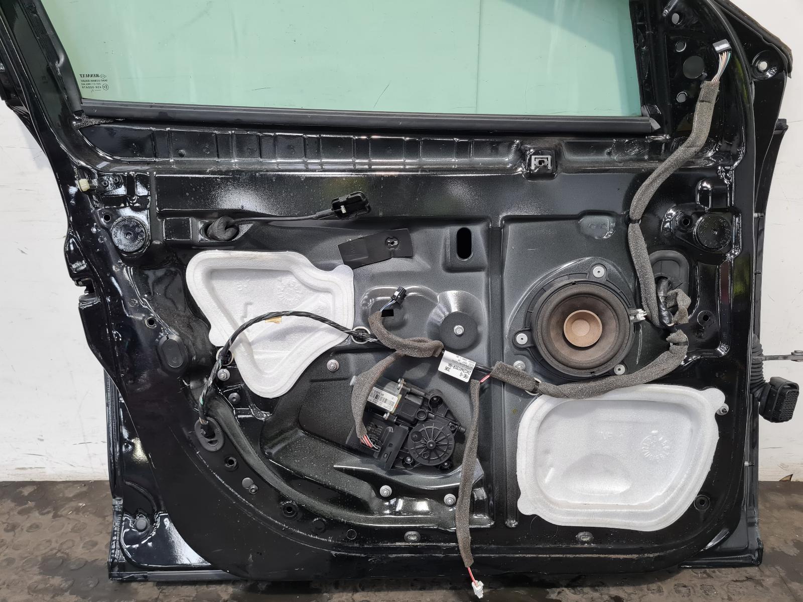 View Auto part L Front Door Renault Megane 2013