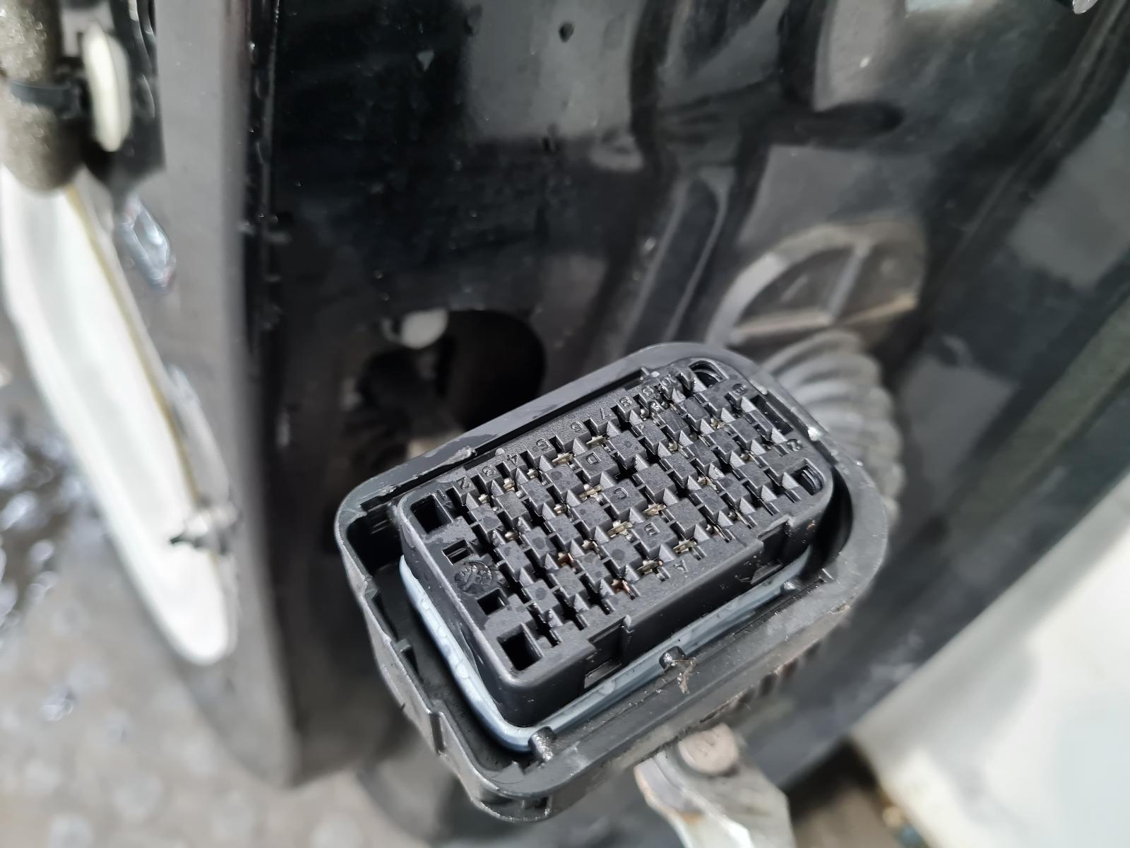View Auto part L Front Door Renault Megane 2013