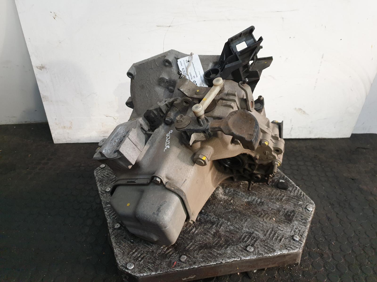 View Auto part Gearbox Peugeot 208 2014