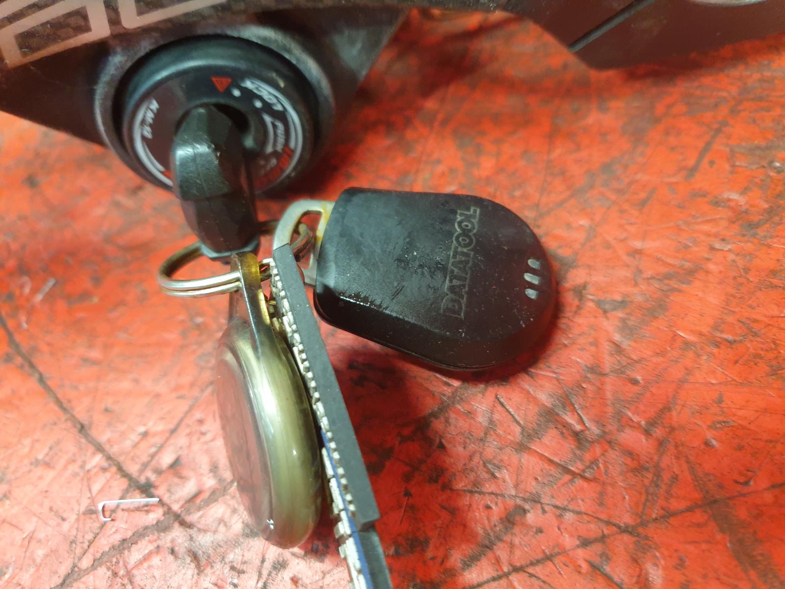 2016 Kawasaki Zx 1000 Comp.Lock Set + Keys View Auto part Comp.Lock Set + Keys Kawasaki Zx 1000 2016