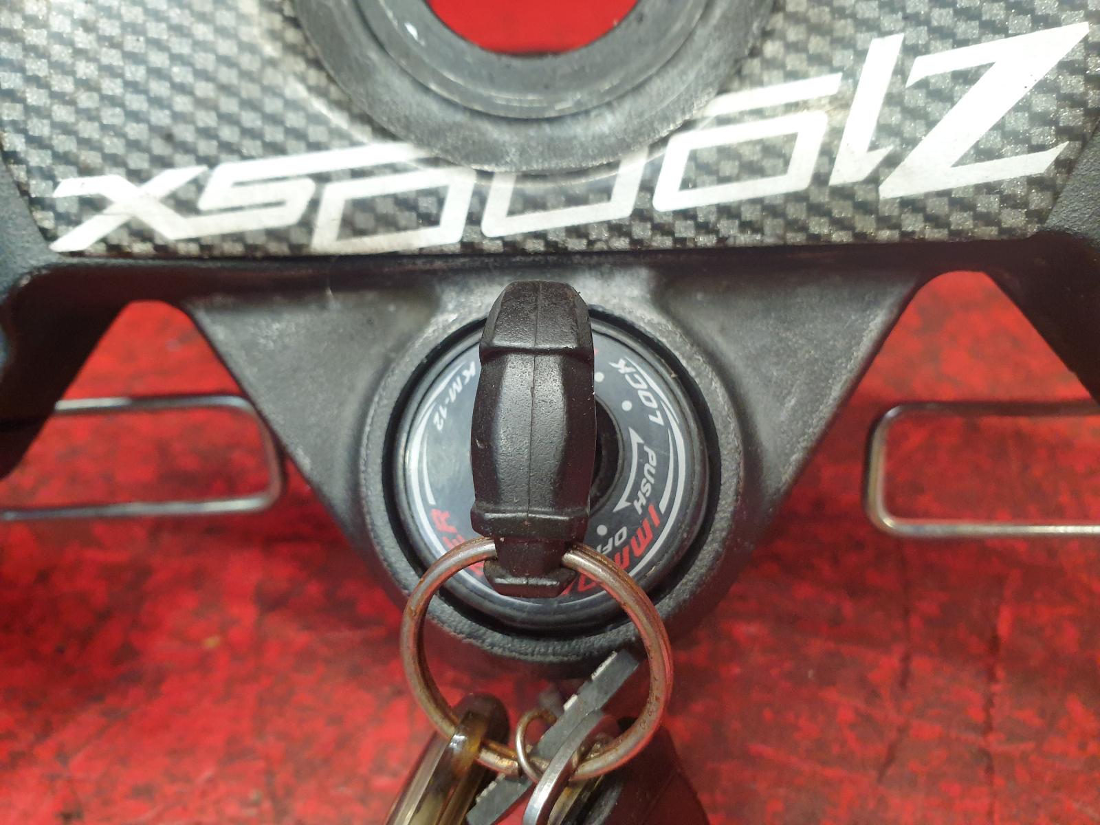 2016 Kawasaki Zx 1000 Comp.Lock Set + Keys View Auto part Comp.Lock Set + Keys Kawasaki Zx 1000 2016