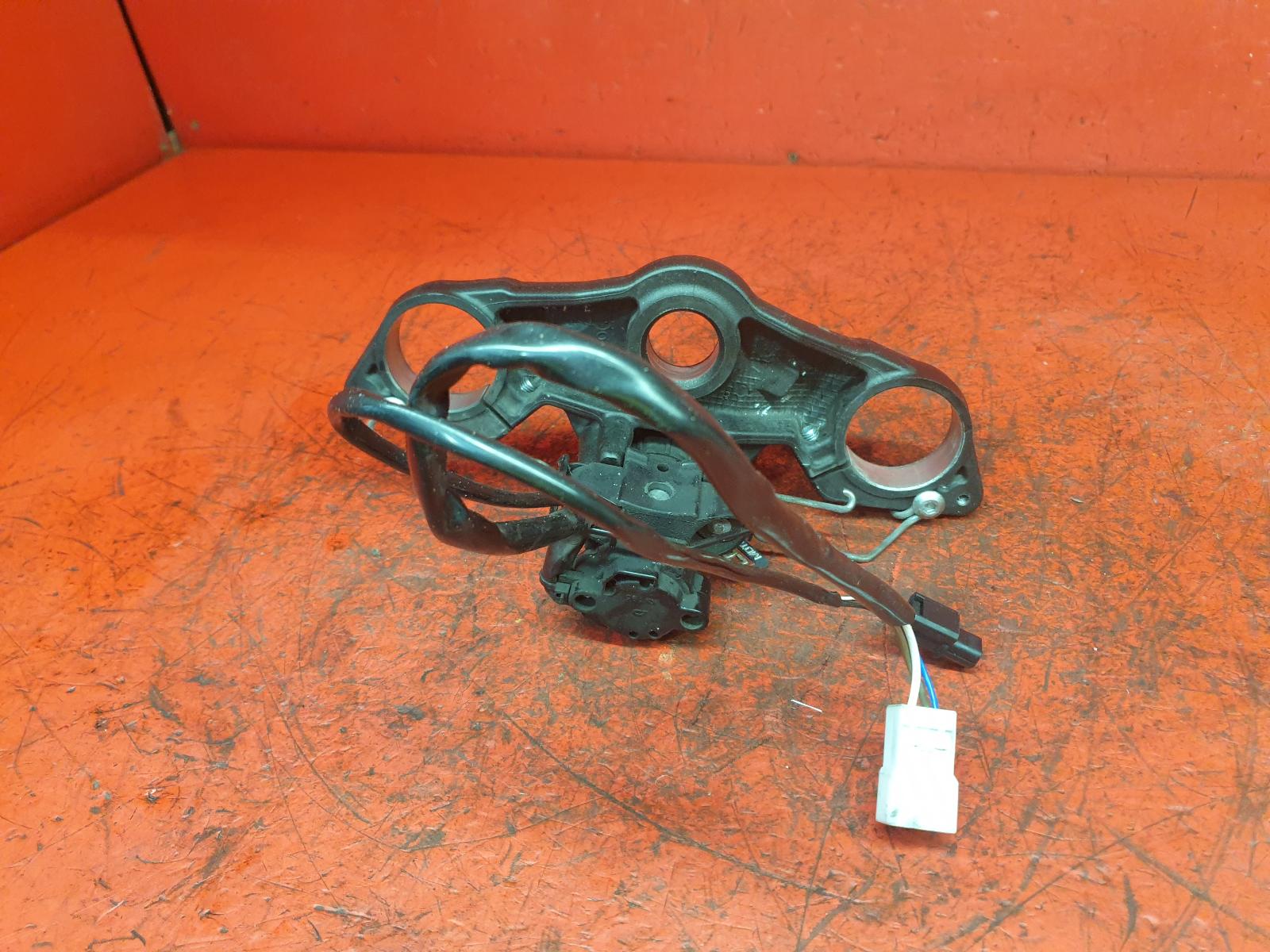 2016 Kawasaki Zx 1000 Comp.Lock Set + Keys View Auto part Comp.Lock Set + Keys Kawasaki Zx 1000 2016