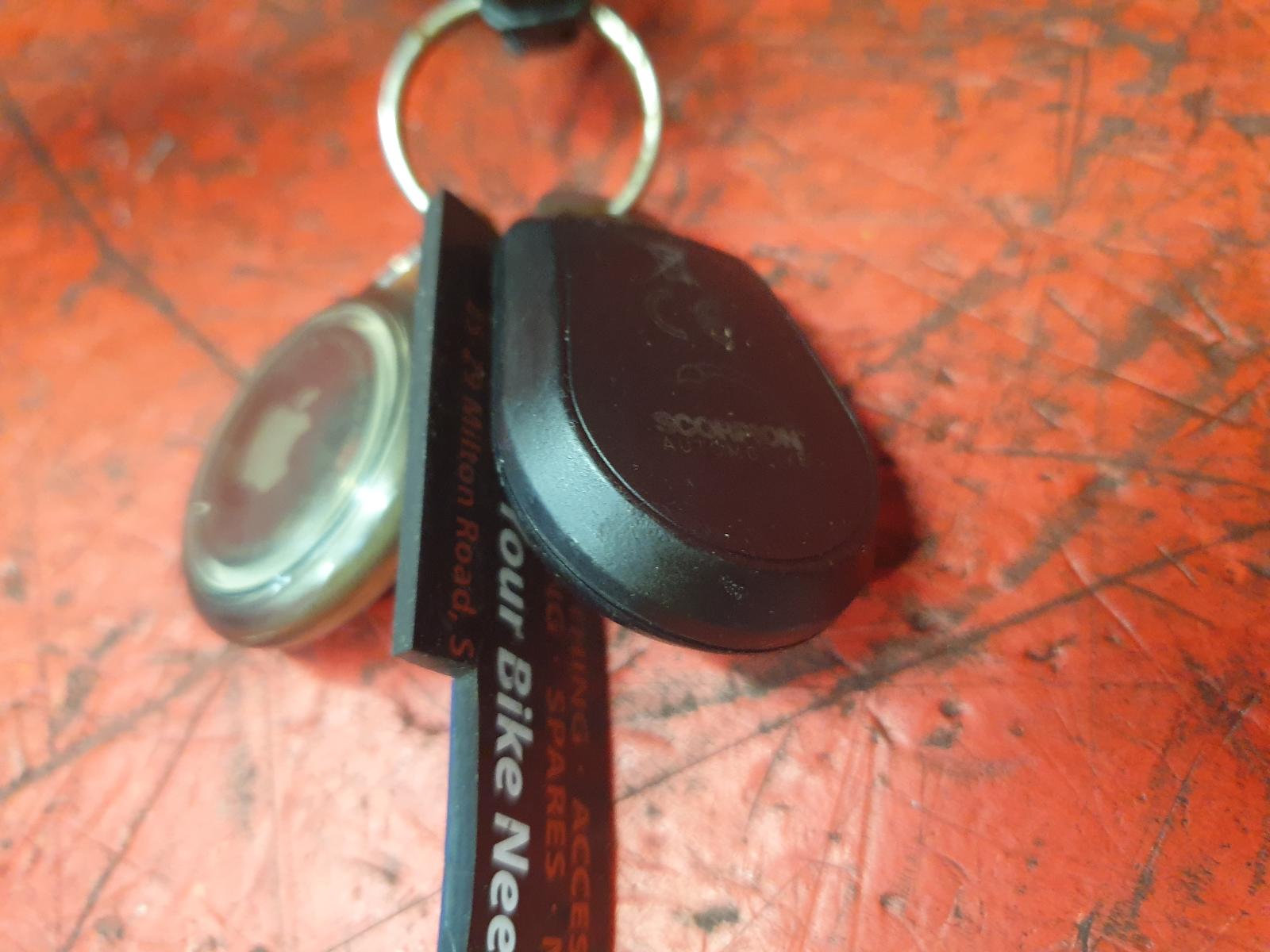 2016 Kawasaki Zx 1000 Comp.Lock Set + Keys View Auto part Comp.Lock Set + Keys Kawasaki Zx 1000 2016