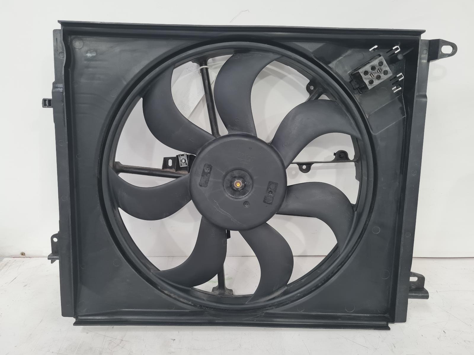 View Auto part Engine Cooling Motor Renault Megane 2017