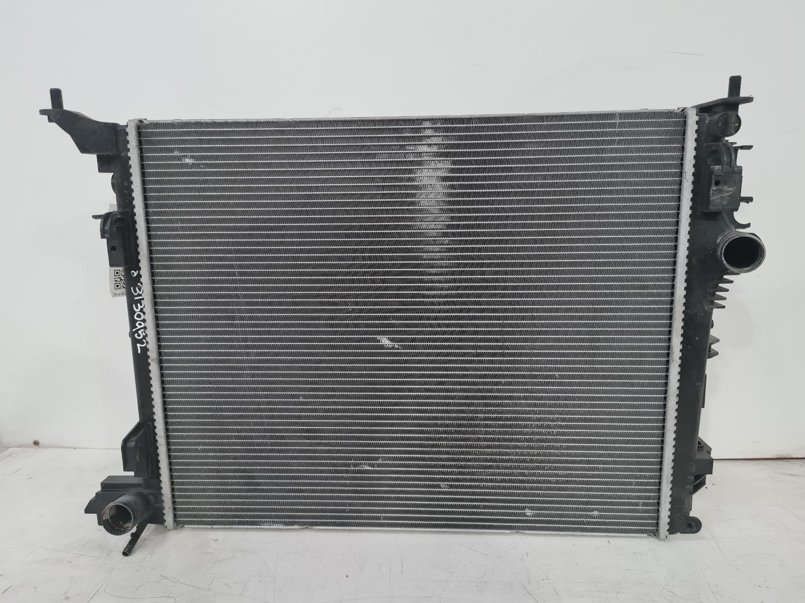 View Auto part Radiator Renault Megane 2017