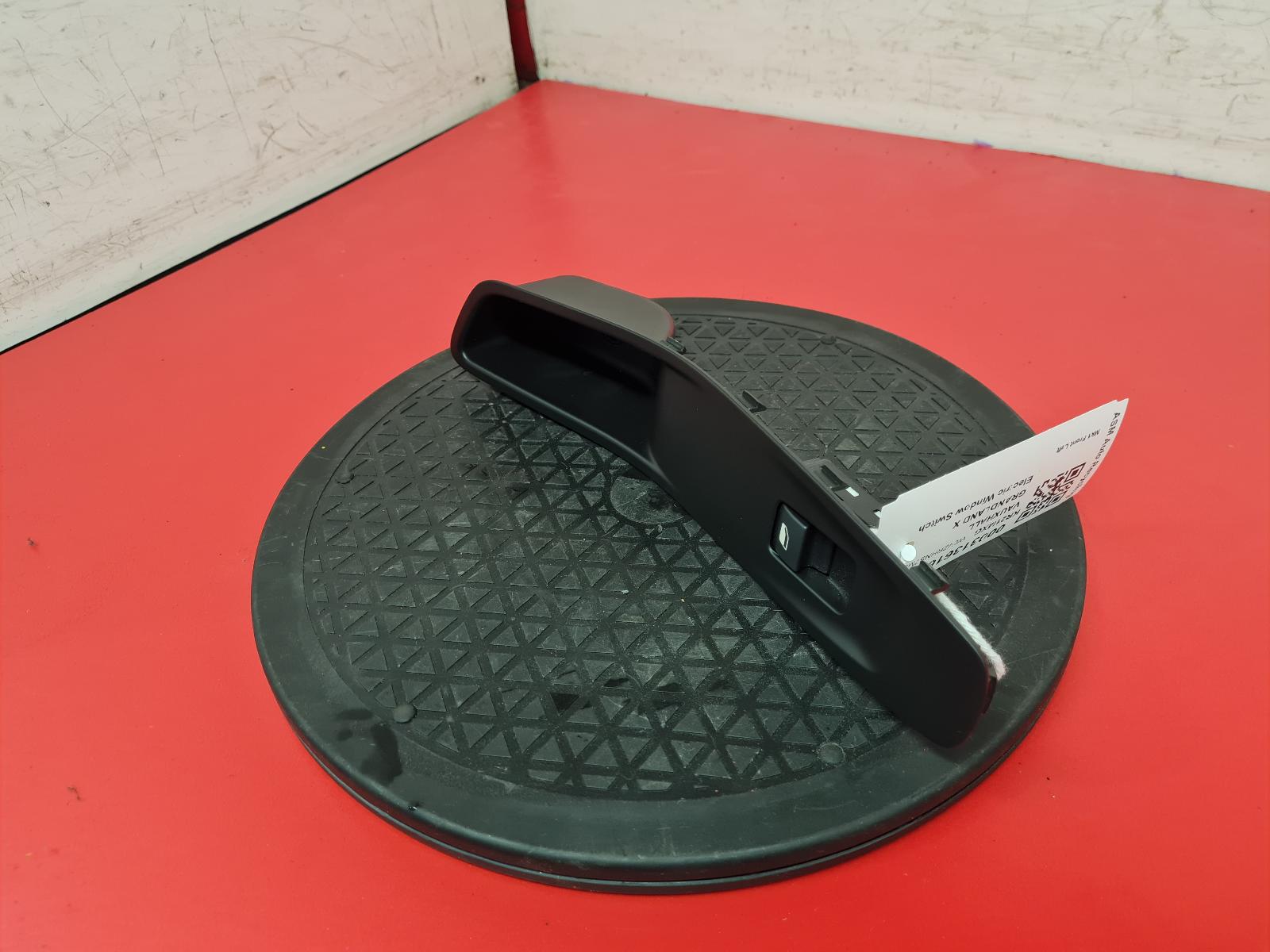 2021 Vauxhall Grandland X Elect. Window Switch View Auto part Elect. Window Switch Vauxhall Grandland X 2021