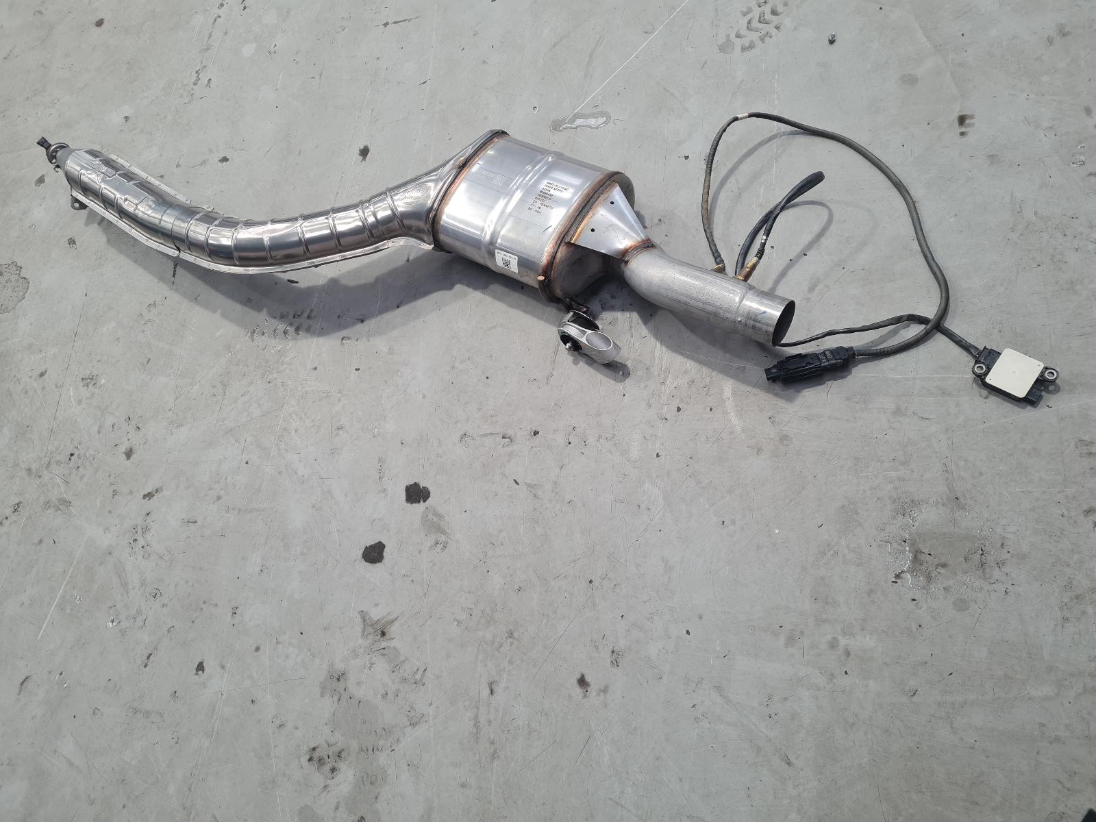 View Auto part Catalytic Converter Land Rover Defender 2024