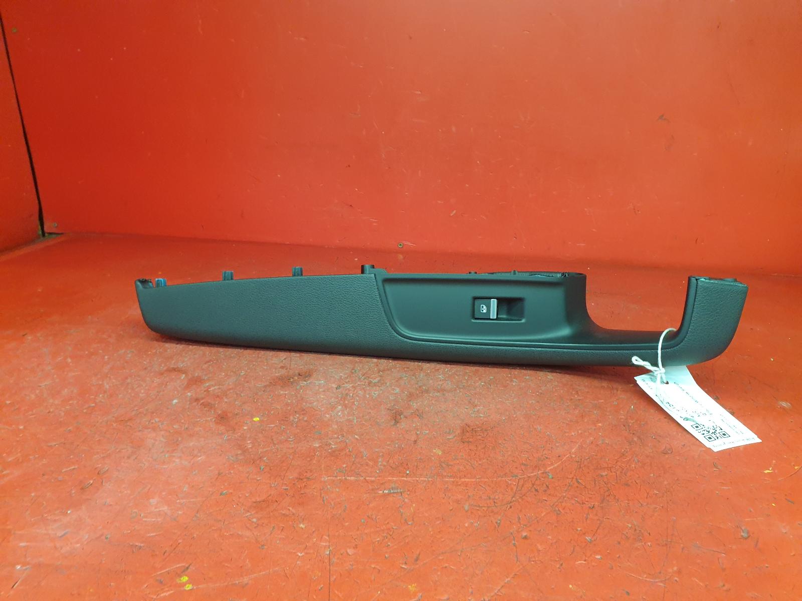 View Auto part Elect. Window Switch Audi Q7 2017