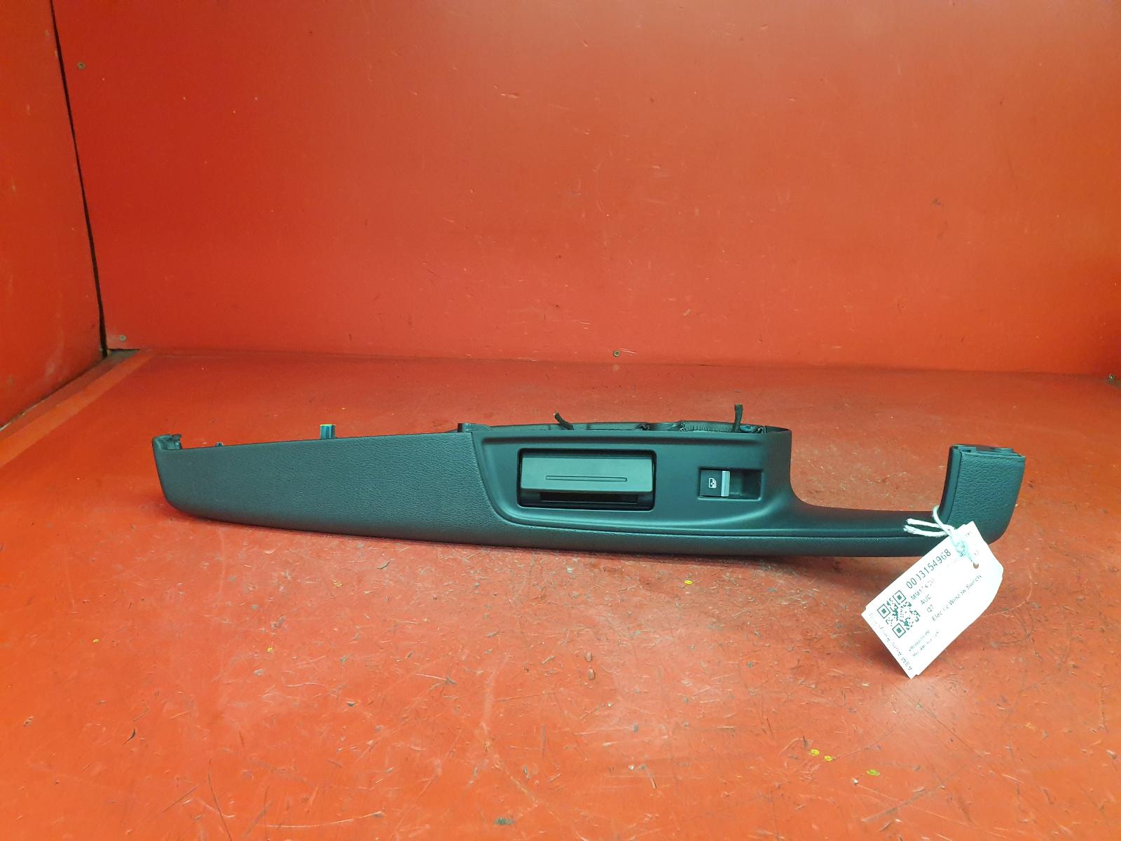View Auto part Elect. Window Switch Audi Q7 2017