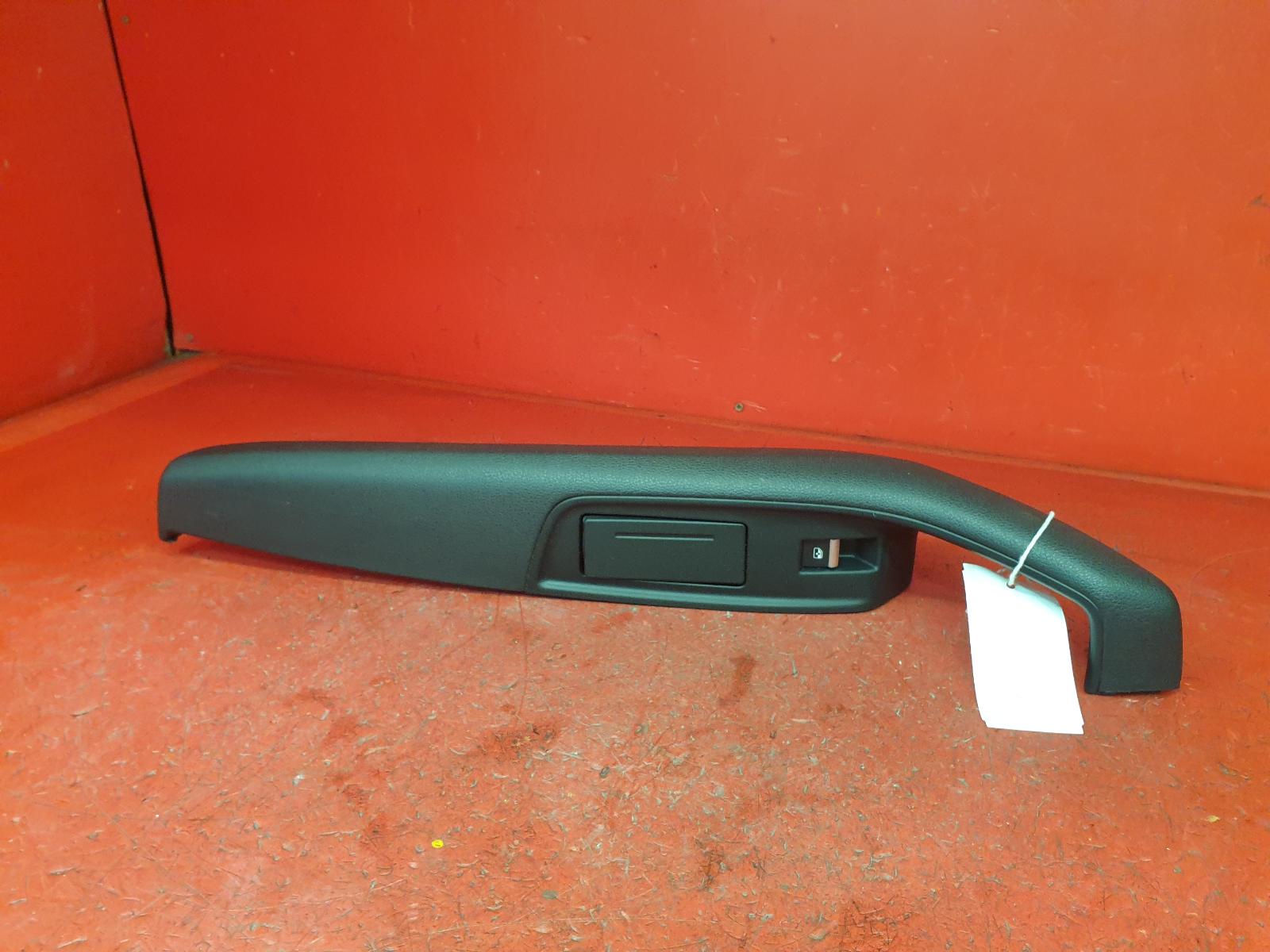 View Auto part Elect. Window Switch Audi Q7 2017